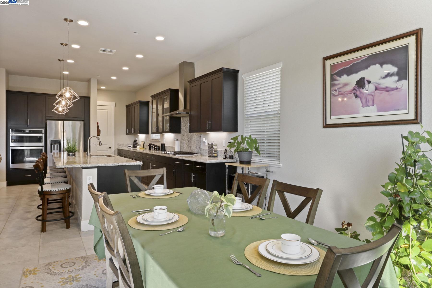 Detail Gallery Image 18 of 42 For 2595 Garden Farms Ave, Lathrop,  CA 95330 - 3 Beds | 2/1 Baths