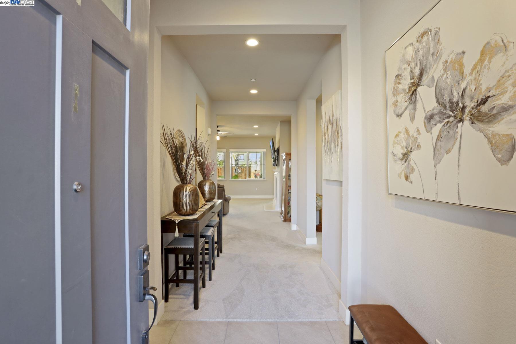 Detail Gallery Image 3 of 42 For 2595 Garden Farms Ave, Lathrop,  CA 95330 - 3 Beds | 2/1 Baths
