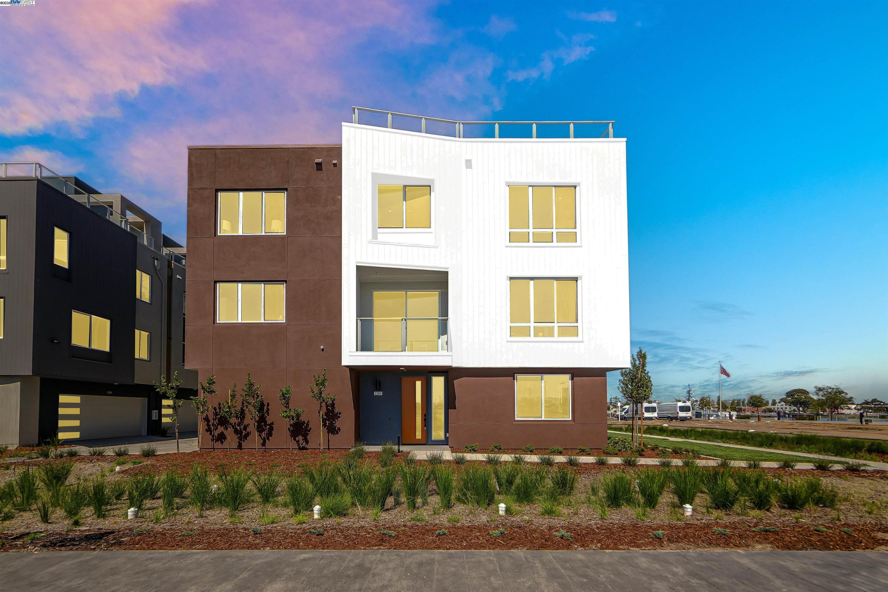 Detail Gallery Image 2 of 60 For 2388 Stanford Street, Alameda,  CA 94501 - 4 Beds | 3/1 Baths