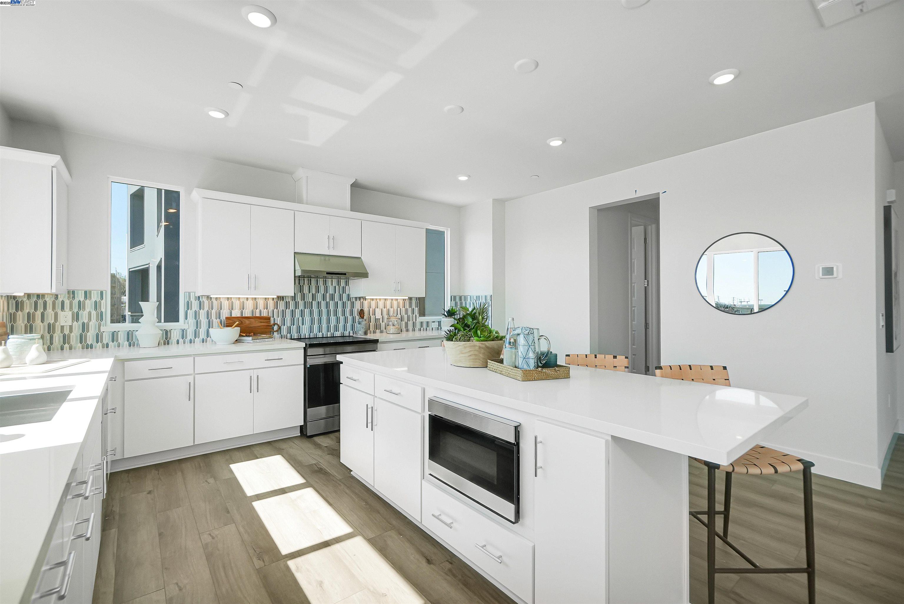 Detail Gallery Image 21 of 60 For 2388 Stanford Street, Alameda,  CA 94501 - 4 Beds | 3/1 Baths
