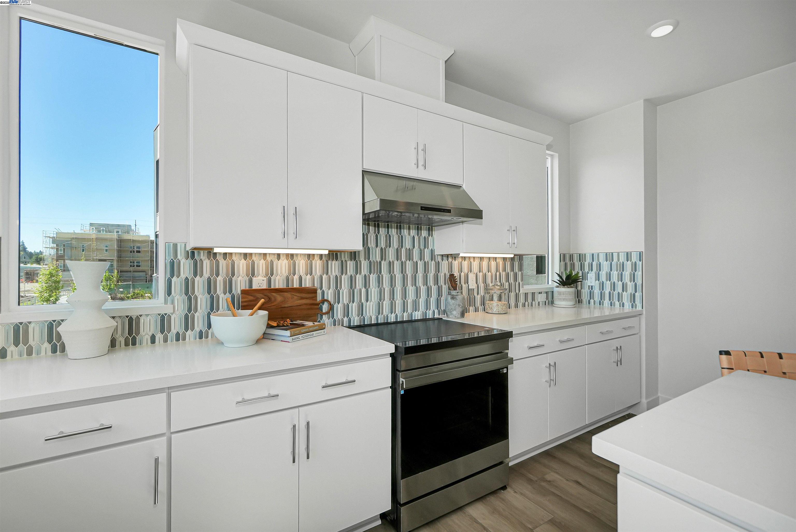 Detail Gallery Image 22 of 60 For 2388 Stanford Street, Alameda,  CA 94501 - 4 Beds | 3/1 Baths