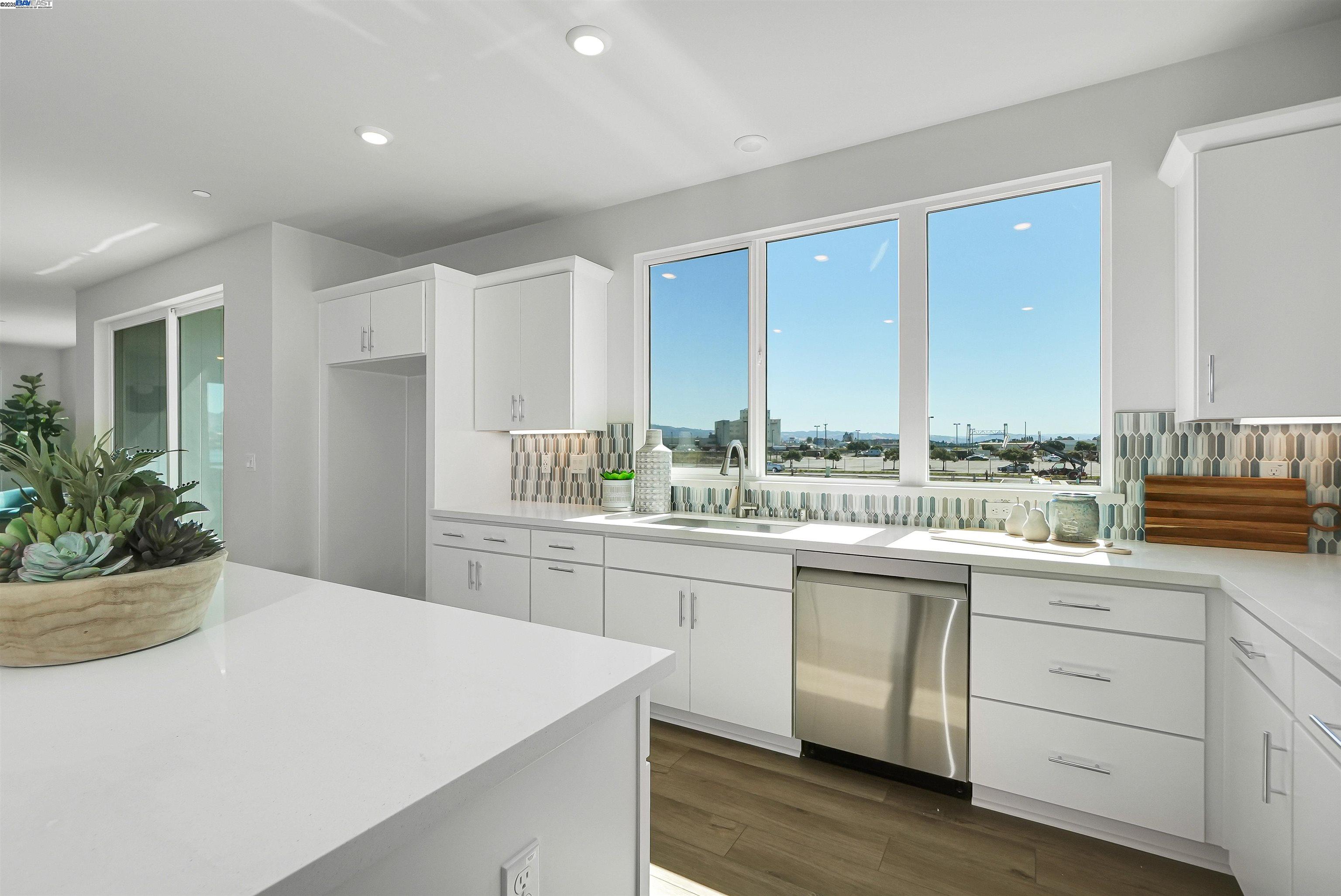 Detail Gallery Image 24 of 60 For 2388 Stanford Street, Alameda,  CA 94501 - 4 Beds | 3/1 Baths