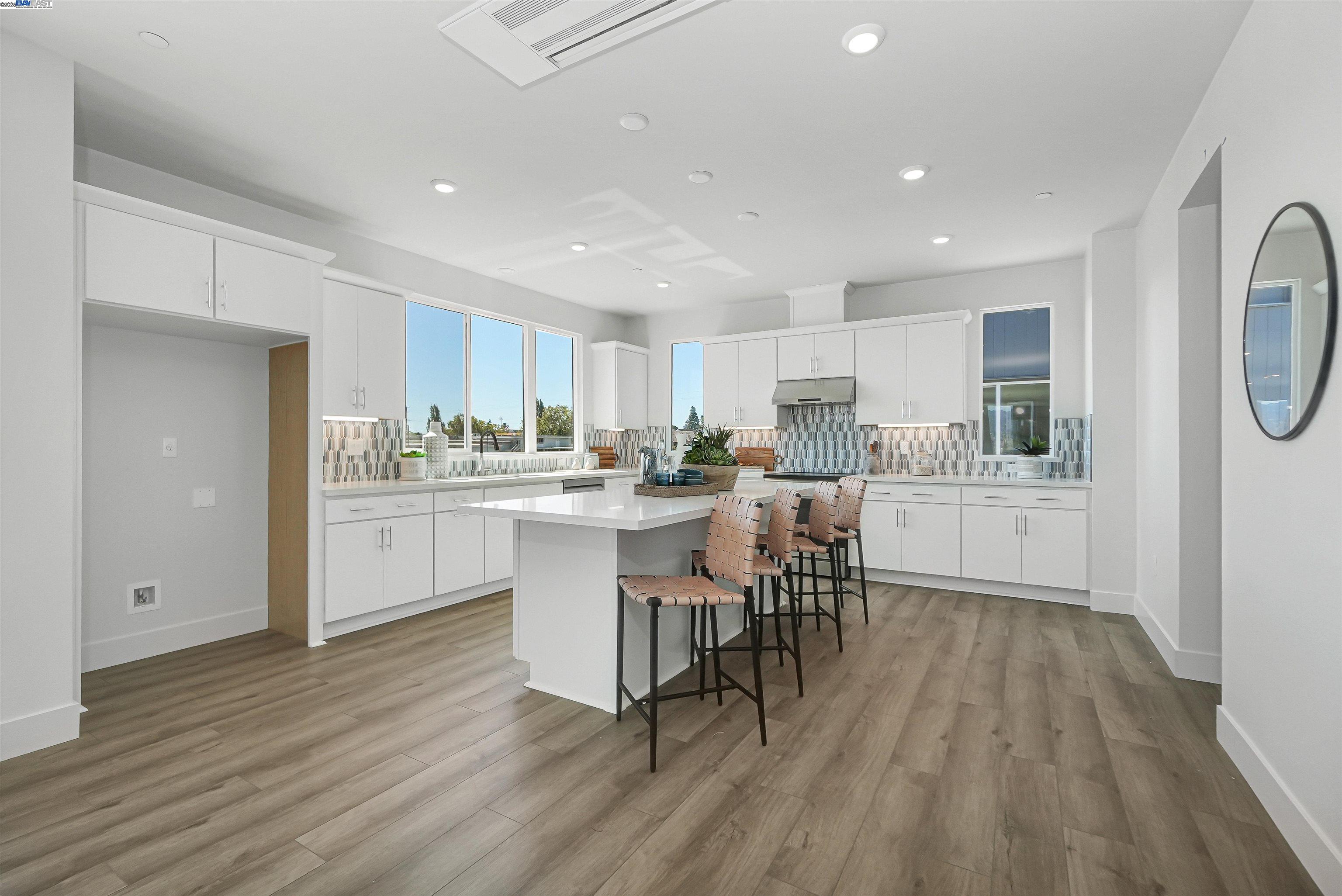 Detail Gallery Image 28 of 60 For 2388 Stanford Street, Alameda,  CA 94501 - 4 Beds | 3/1 Baths