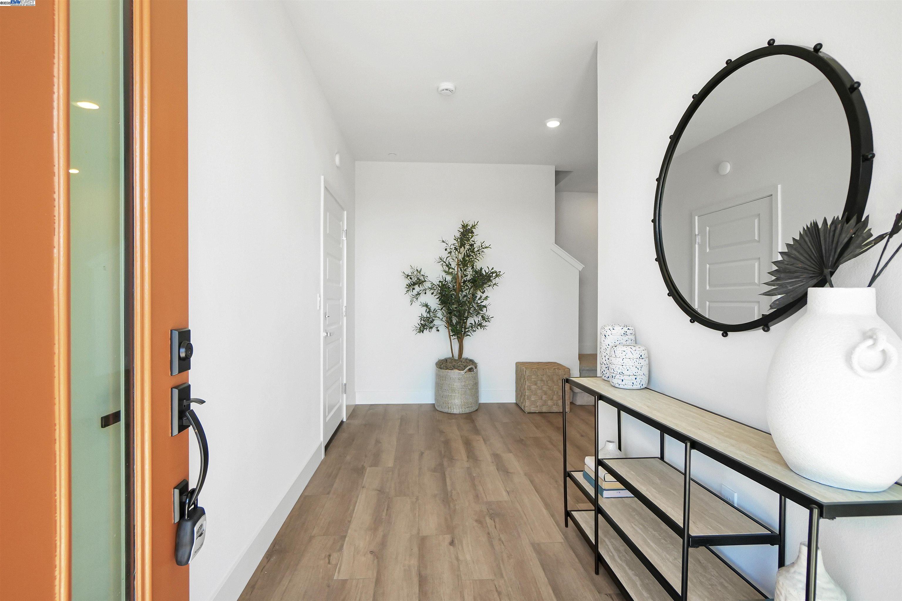 Detail Gallery Image 4 of 60 For 2388 Stanford Street, Alameda,  CA 94501 - 4 Beds | 3/1 Baths