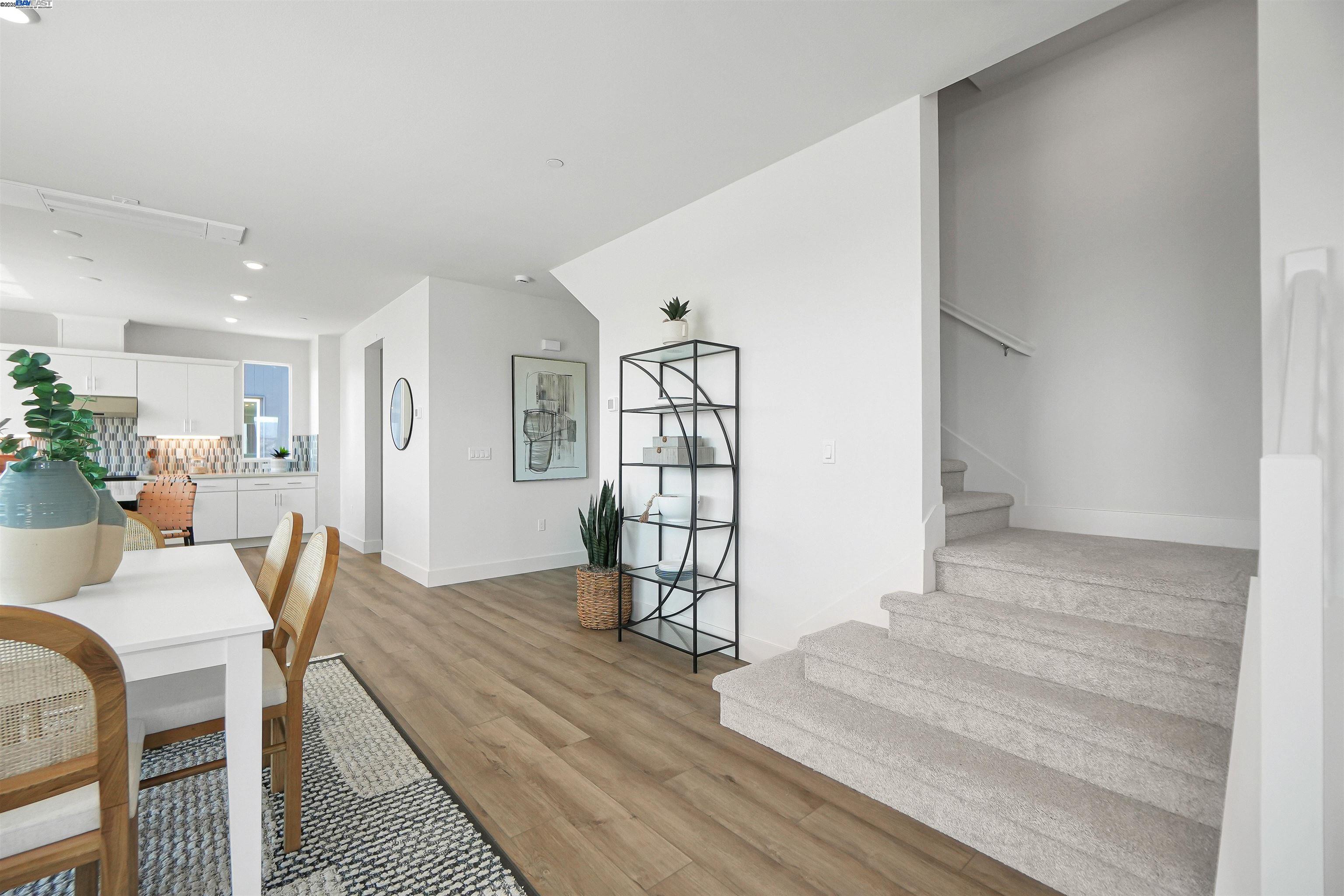 Detail Gallery Image 31 of 60 For 2388 Stanford Street, Alameda,  CA 94501 - 4 Beds | 3/1 Baths