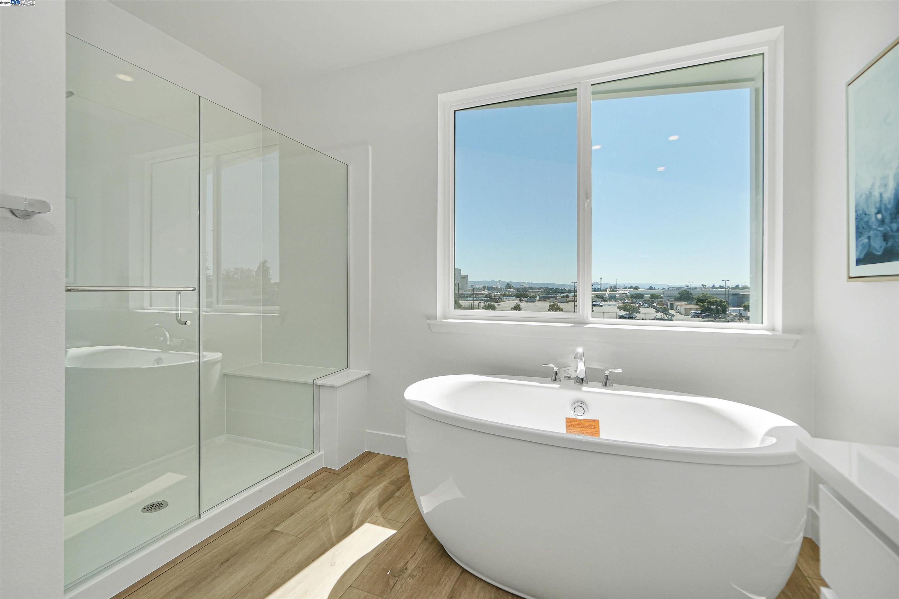 Detail Gallery Image 33 of 60 For 2388 Stanford Street, Alameda,  CA 94501 - 4 Beds | 3/1 Baths
