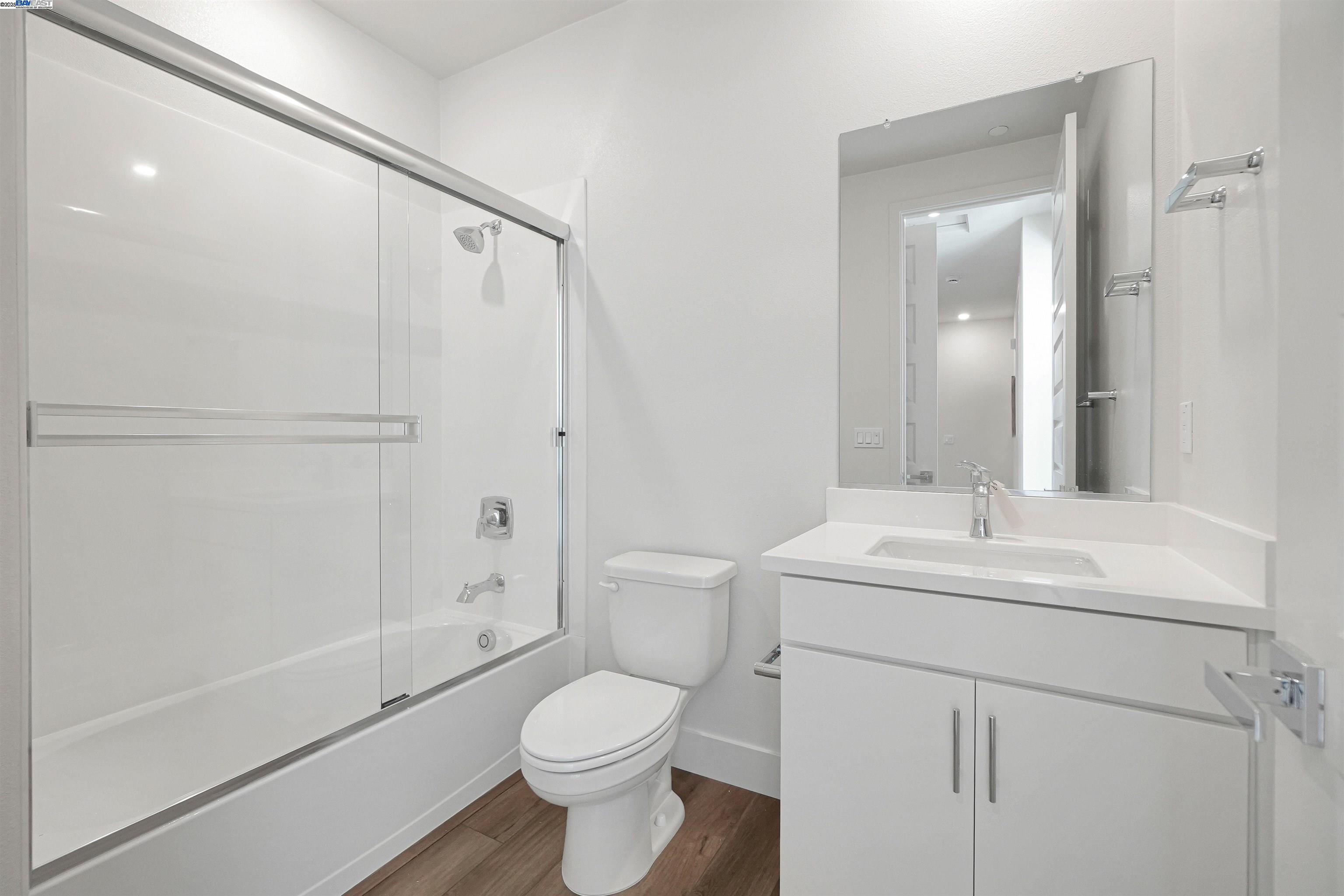 Detail Gallery Image 40 of 60 For 2388 Stanford Street, Alameda,  CA 94501 - 4 Beds | 3/1 Baths