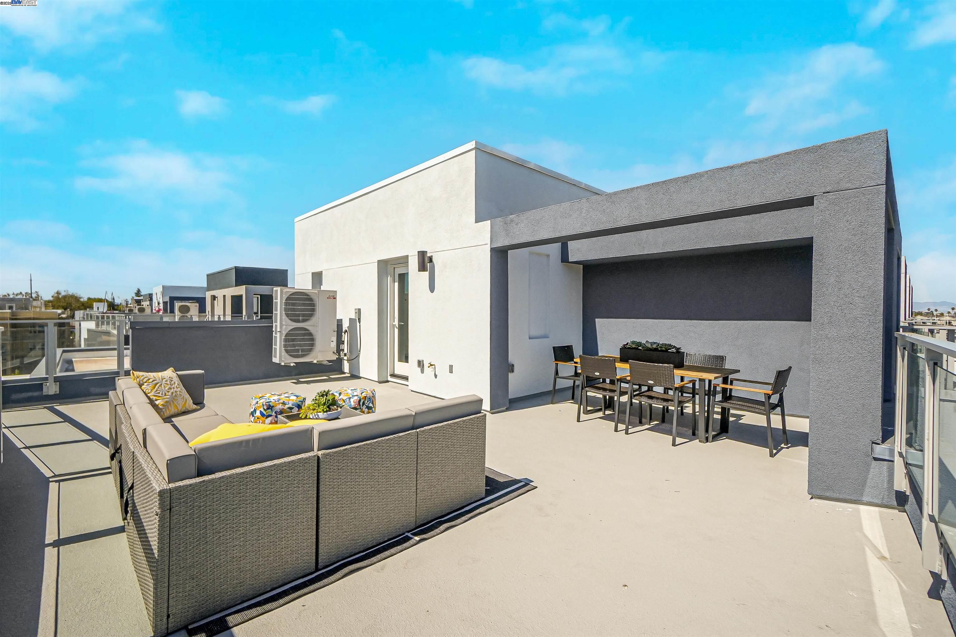 Detail Gallery Image 45 of 60 For 2388 Stanford Street, Alameda,  CA 94501 - 4 Beds | 3/1 Baths