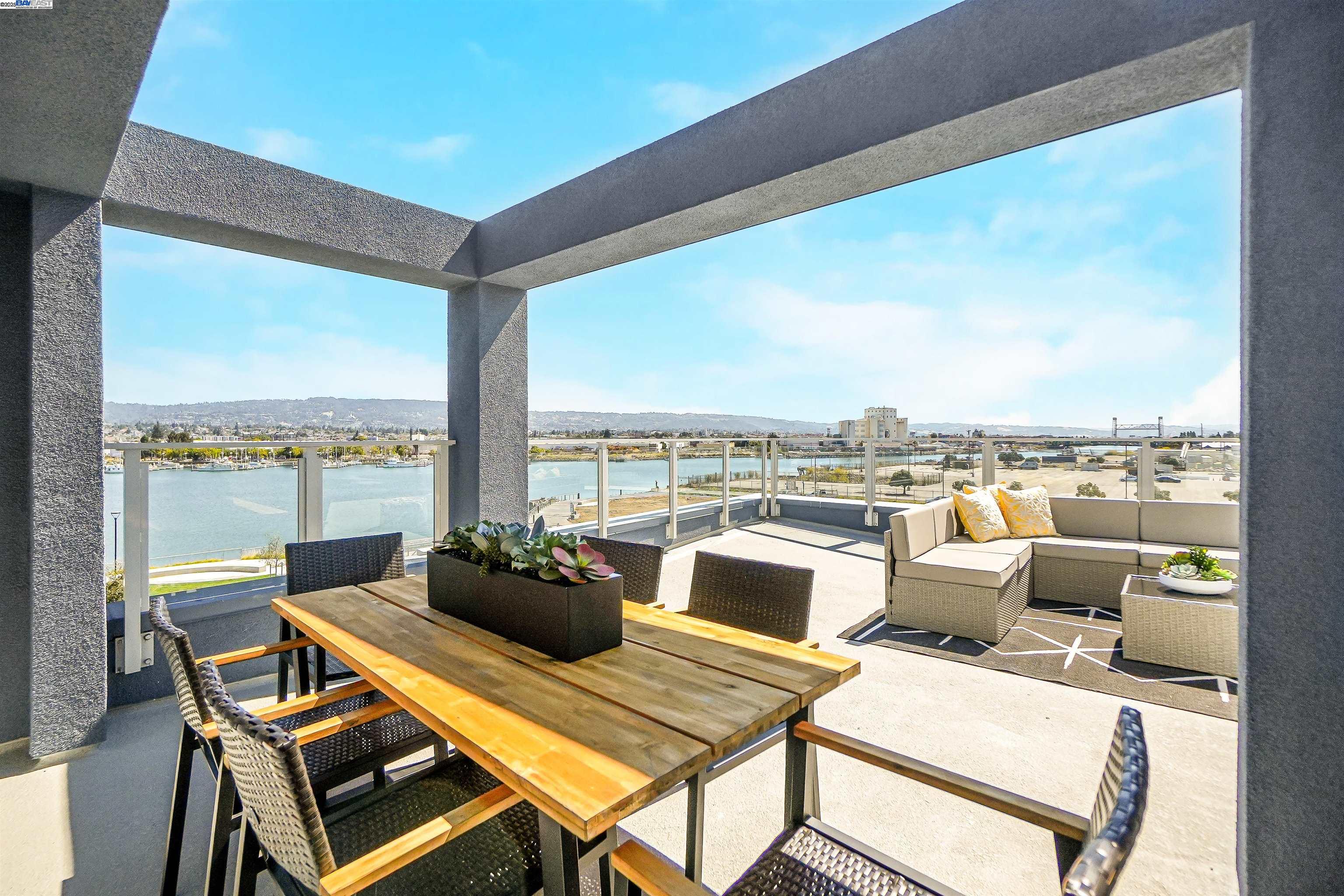 Detail Gallery Image 46 of 60 For 2388 Stanford Street, Alameda,  CA 94501 - 4 Beds | 3/1 Baths