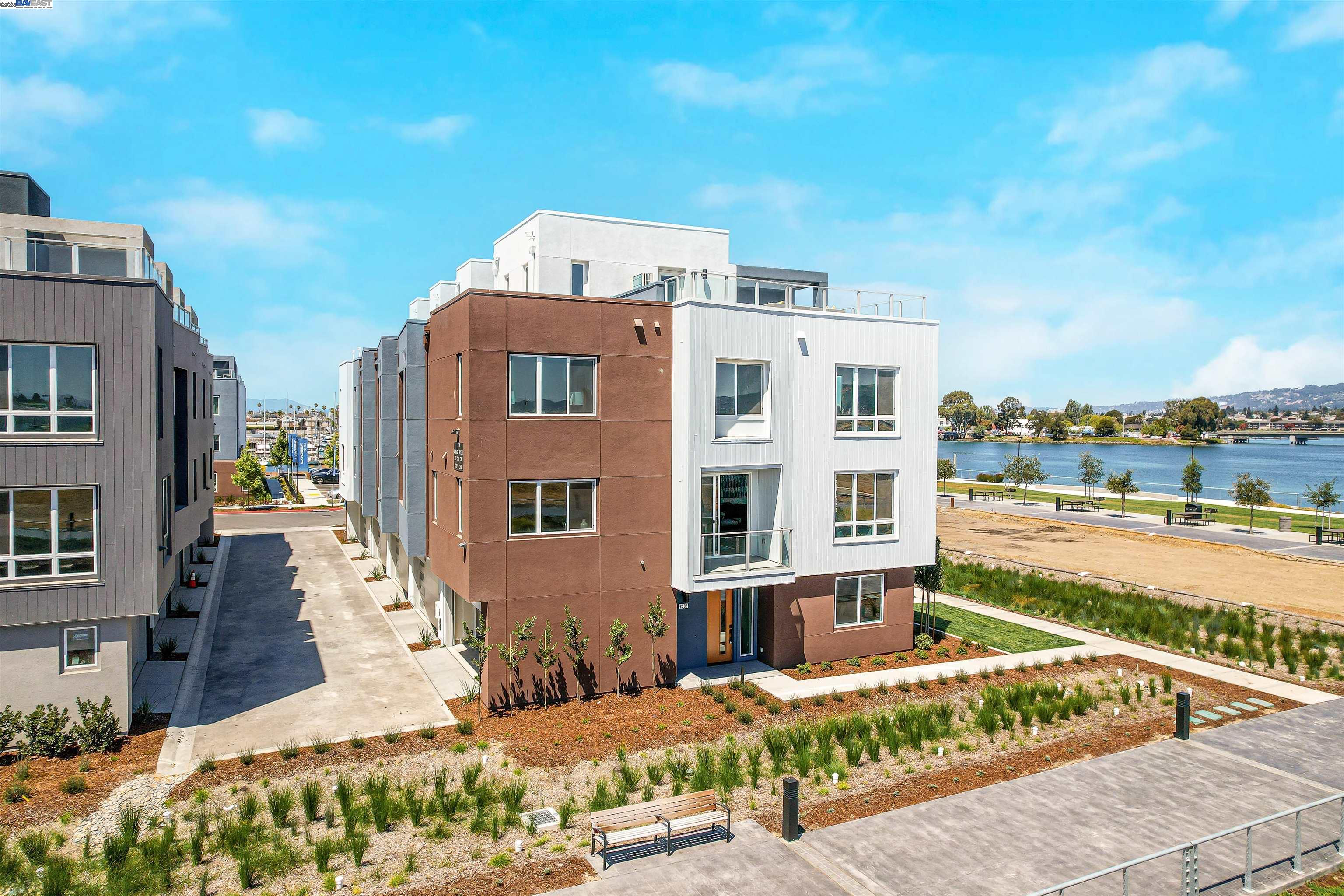Detail Gallery Image 52 of 60 For 2388 Stanford Street, Alameda,  CA 94501 - 4 Beds | 3/1 Baths