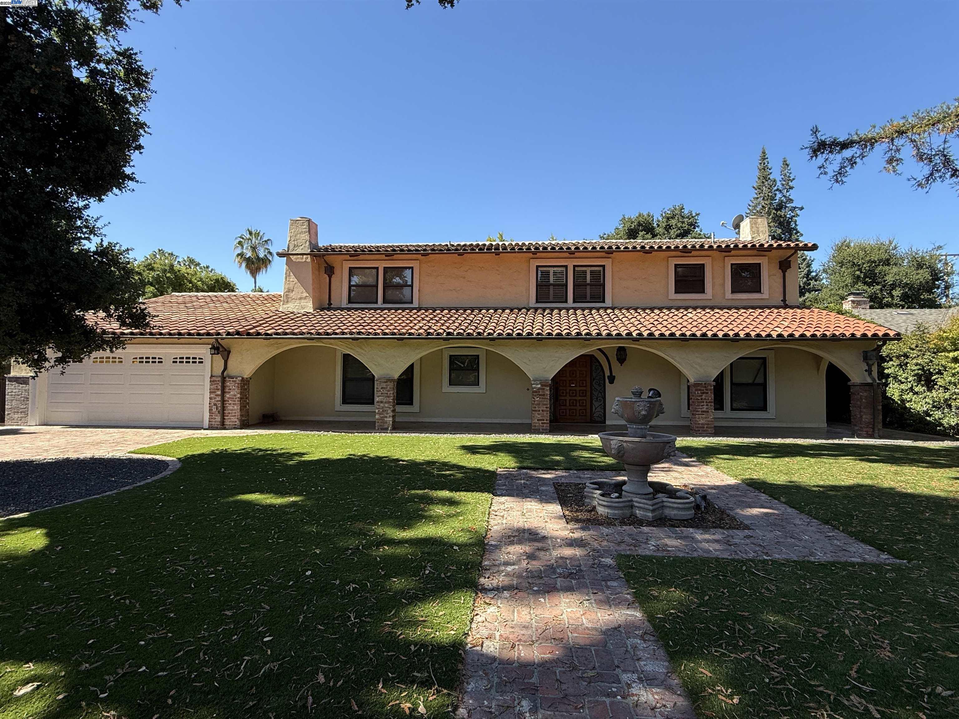 Detail Gallery Image 1 of 42 For 470 Hale St, Palo Alto,  CA 94301 - 4 Beds | 4/1 Baths