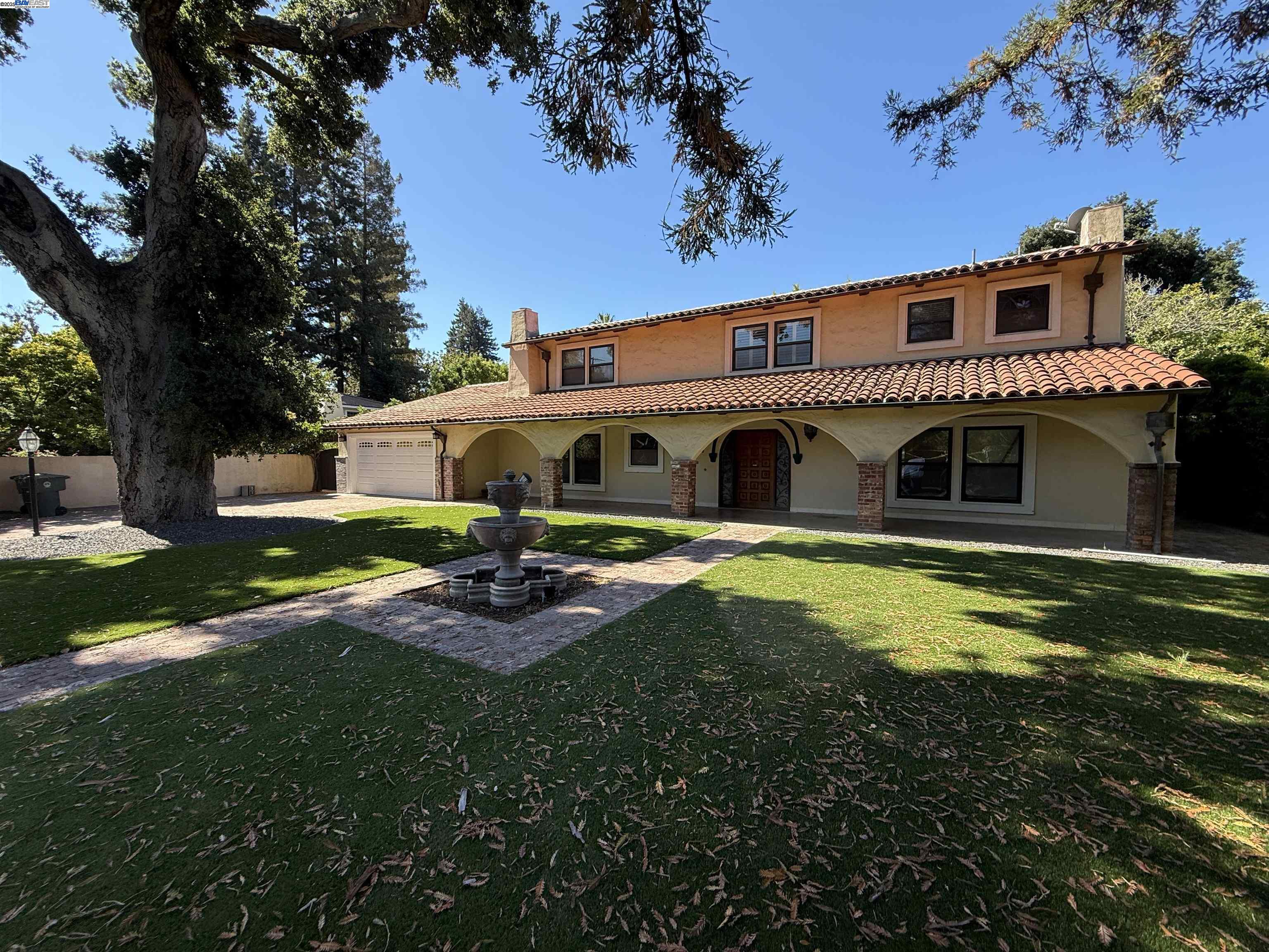 Detail Gallery Image 2 of 42 For 470 Hale St, Palo Alto,  CA 94301 - 4 Beds | 4/1 Baths