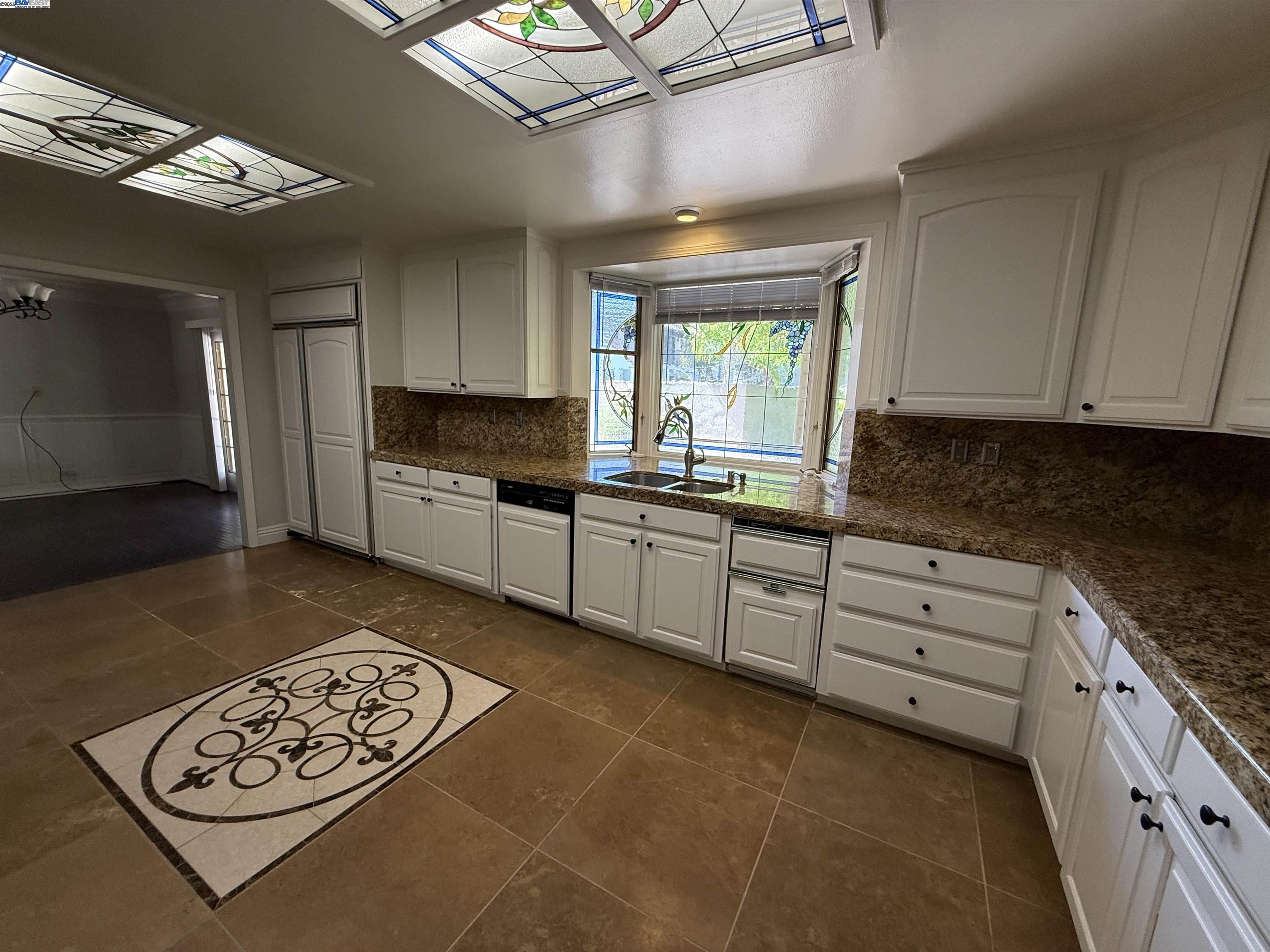 Detail Gallery Image 12 of 42 For 470 Hale St, Palo Alto,  CA 94301 - 4 Beds | 4/1 Baths