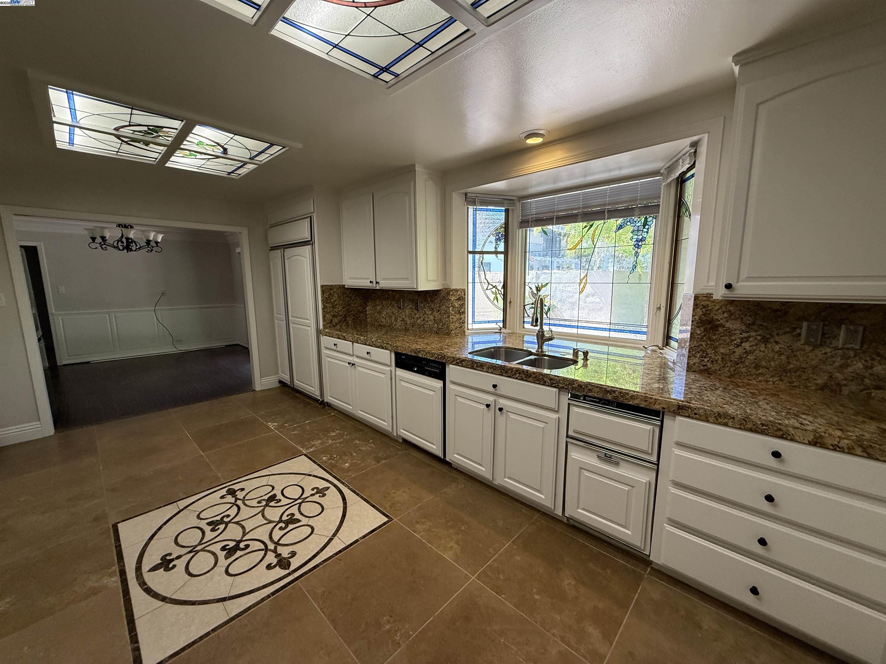 Detail Gallery Image 13 of 42 For 470 Hale St, Palo Alto,  CA 94301 - 4 Beds | 4/1 Baths