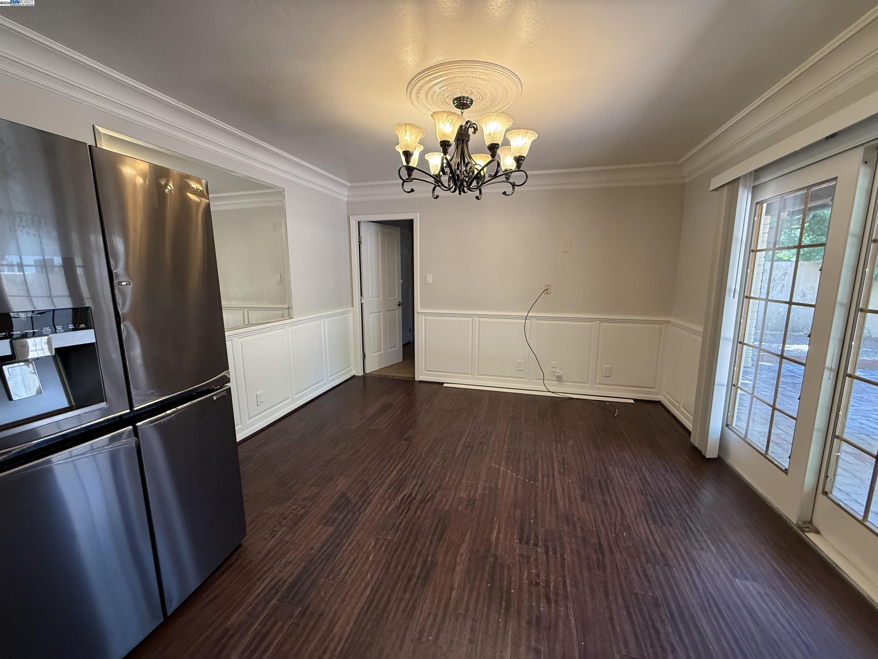 Detail Gallery Image 14 of 42 For 470 Hale St, Palo Alto,  CA 94301 - 4 Beds | 4/1 Baths