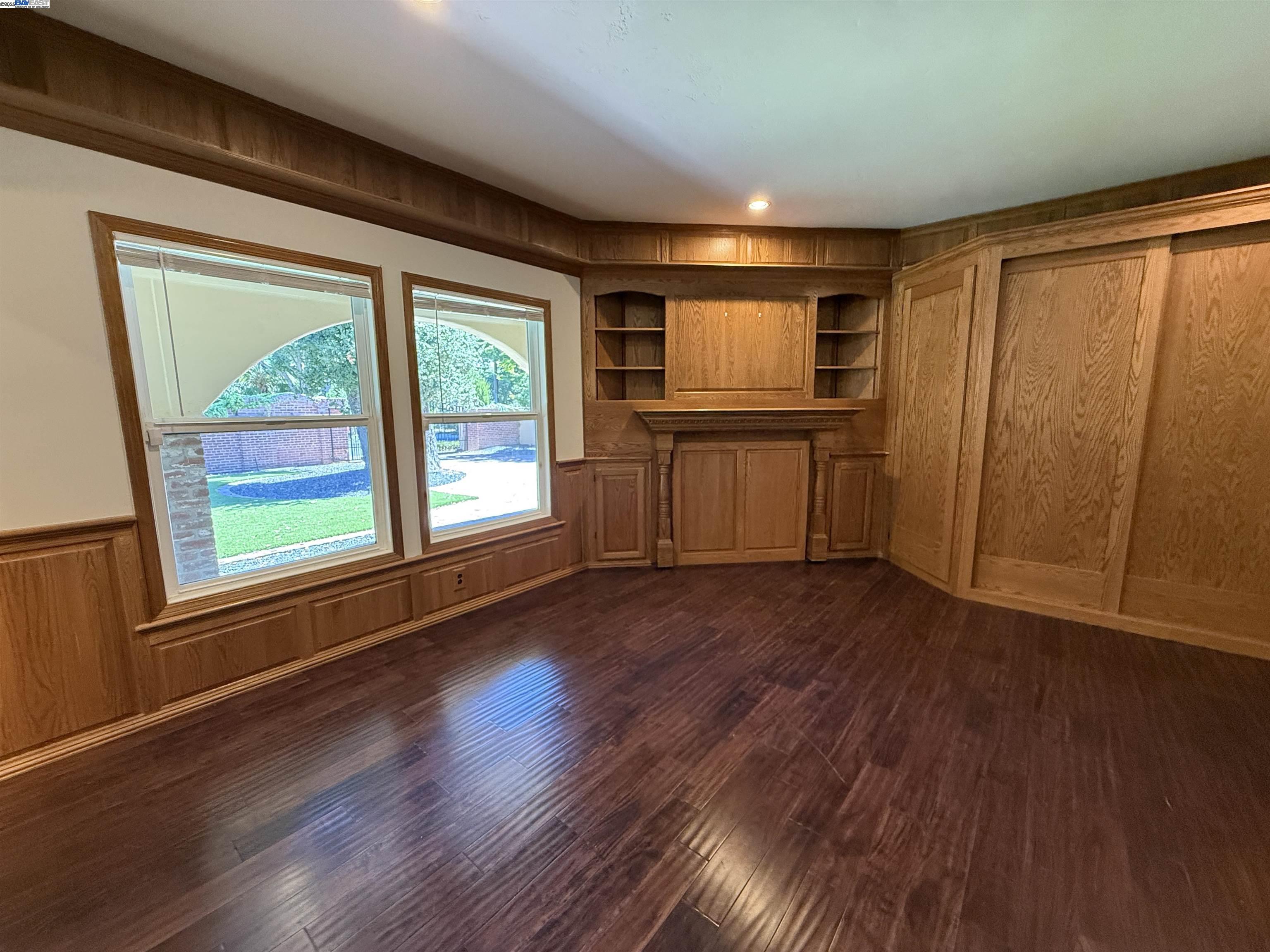 Detail Gallery Image 18 of 42 For 470 Hale St, Palo Alto,  CA 94301 - 4 Beds | 4/1 Baths