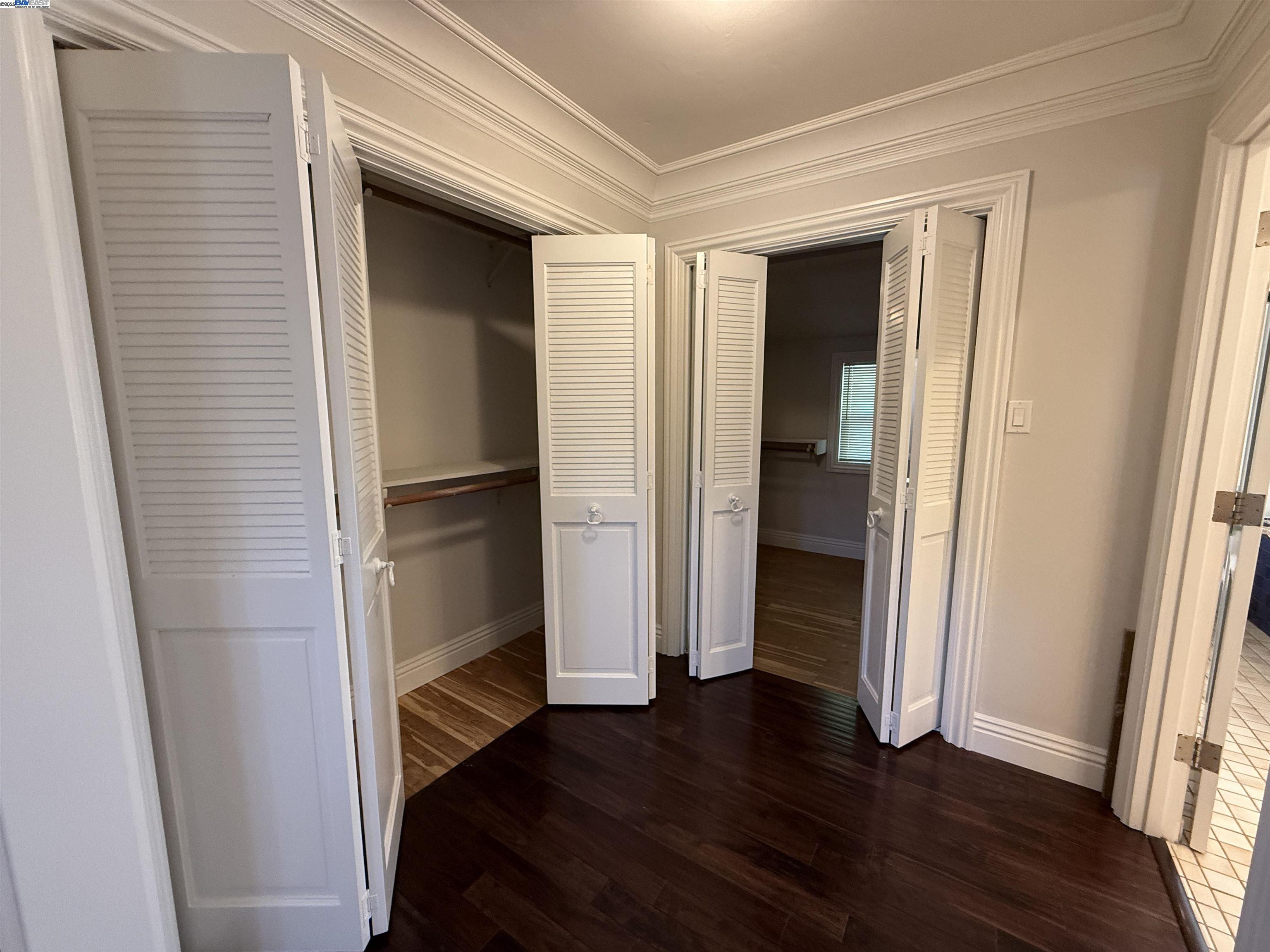Detail Gallery Image 23 of 42 For 470 Hale St, Palo Alto,  CA 94301 - 4 Beds | 4/1 Baths