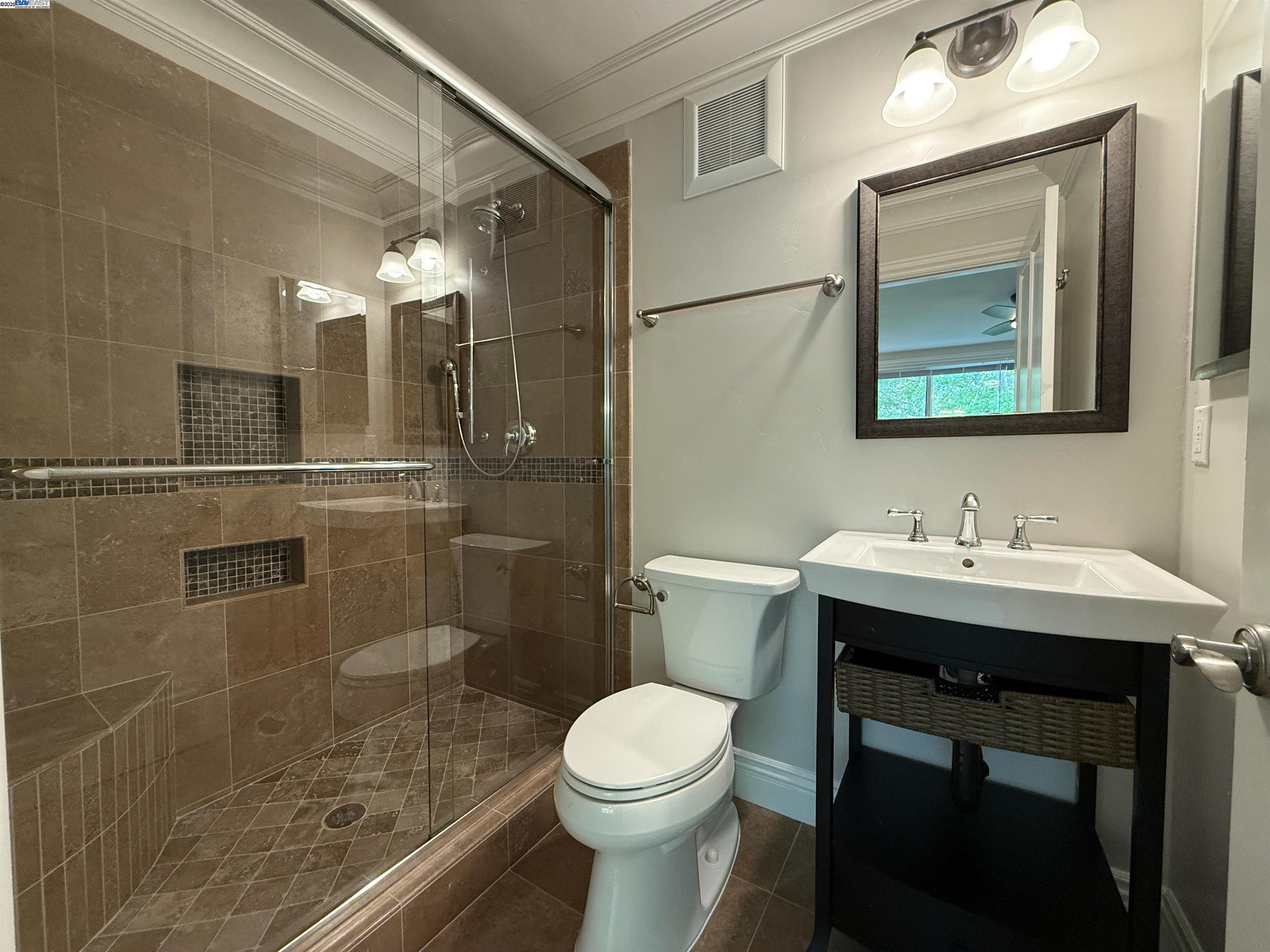 Detail Gallery Image 29 of 42 For 470 Hale St, Palo Alto,  CA 94301 - 4 Beds | 4/1 Baths