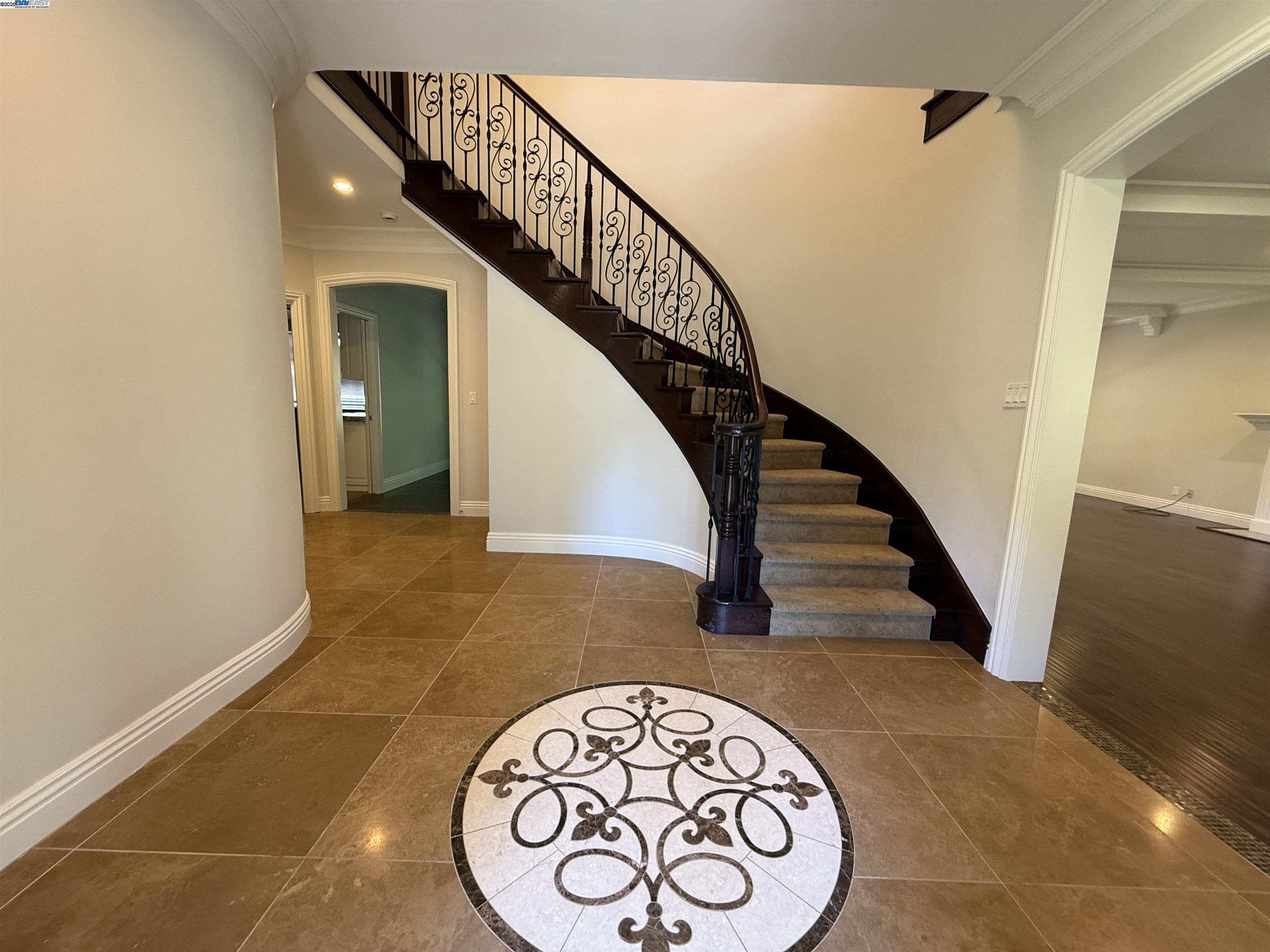 Detail Gallery Image 5 of 42 For 470 Hale St, Palo Alto,  CA 94301 - 4 Beds | 4/1 Baths