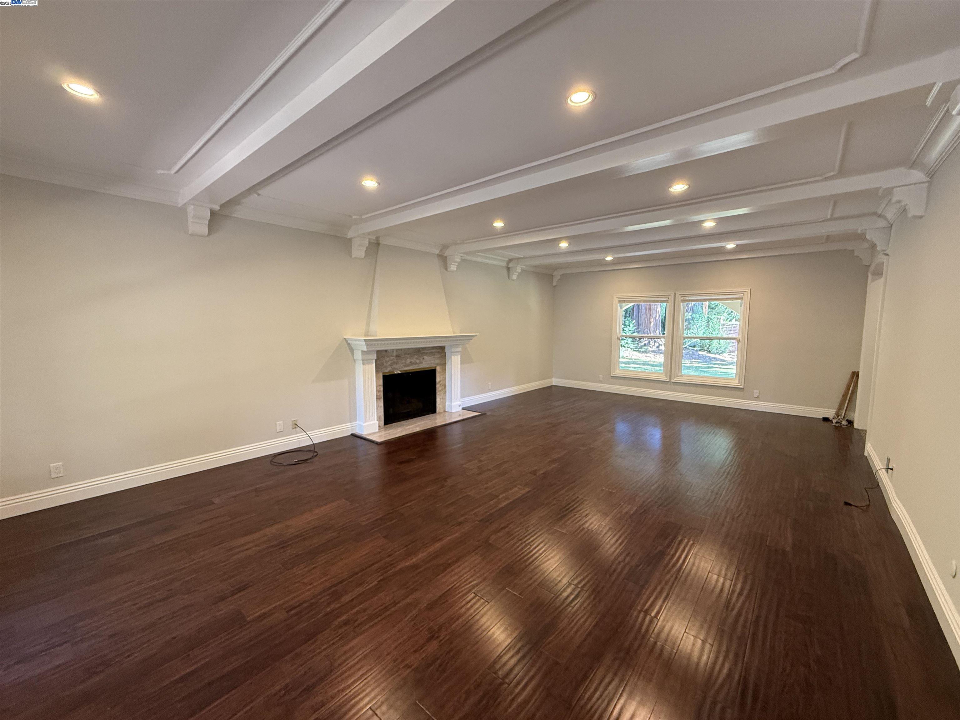 Detail Gallery Image 8 of 42 For 470 Hale St, Palo Alto,  CA 94301 - 4 Beds | 4/1 Baths