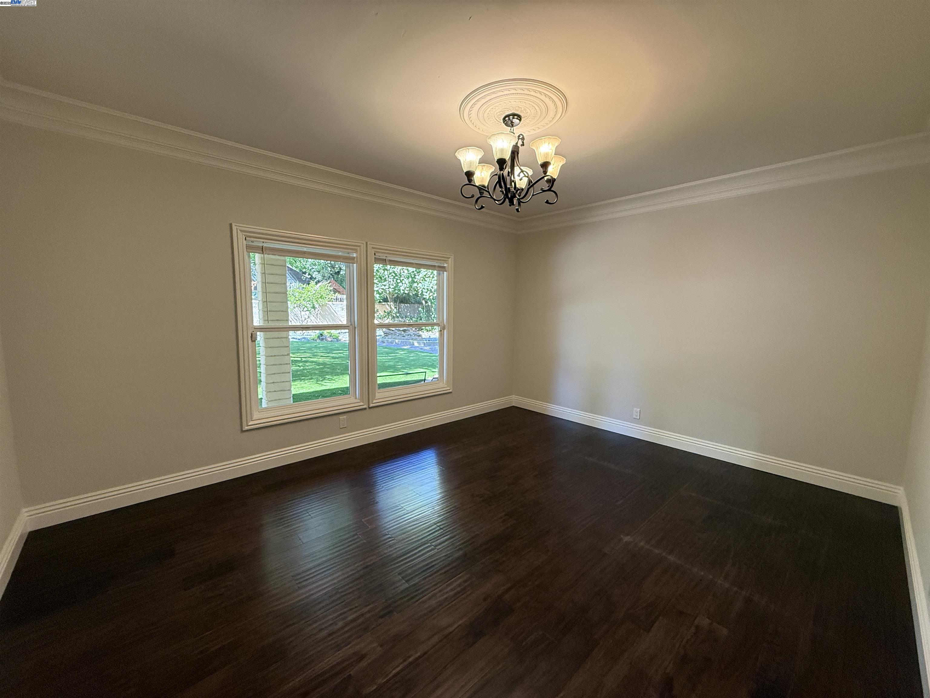 Detail Gallery Image 9 of 42 For 470 Hale St, Palo Alto,  CA 94301 - 4 Beds | 4/1 Baths