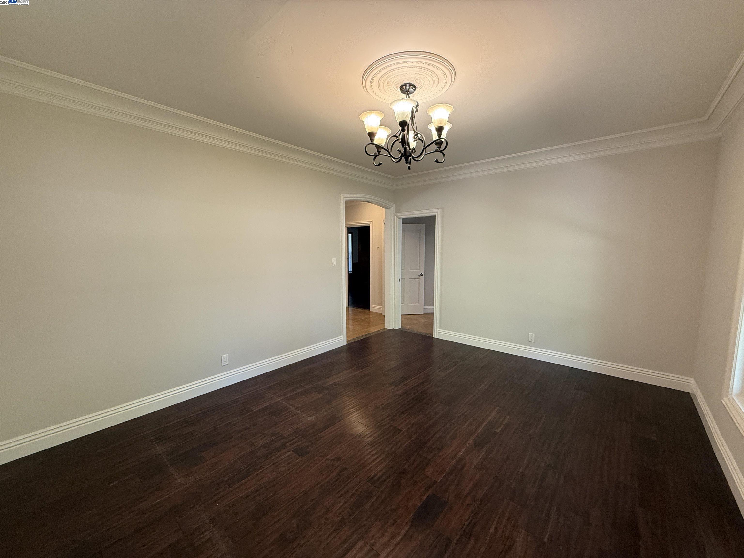 Detail Gallery Image 10 of 42 For 470 Hale St, Palo Alto,  CA 94301 - 4 Beds | 4/1 Baths