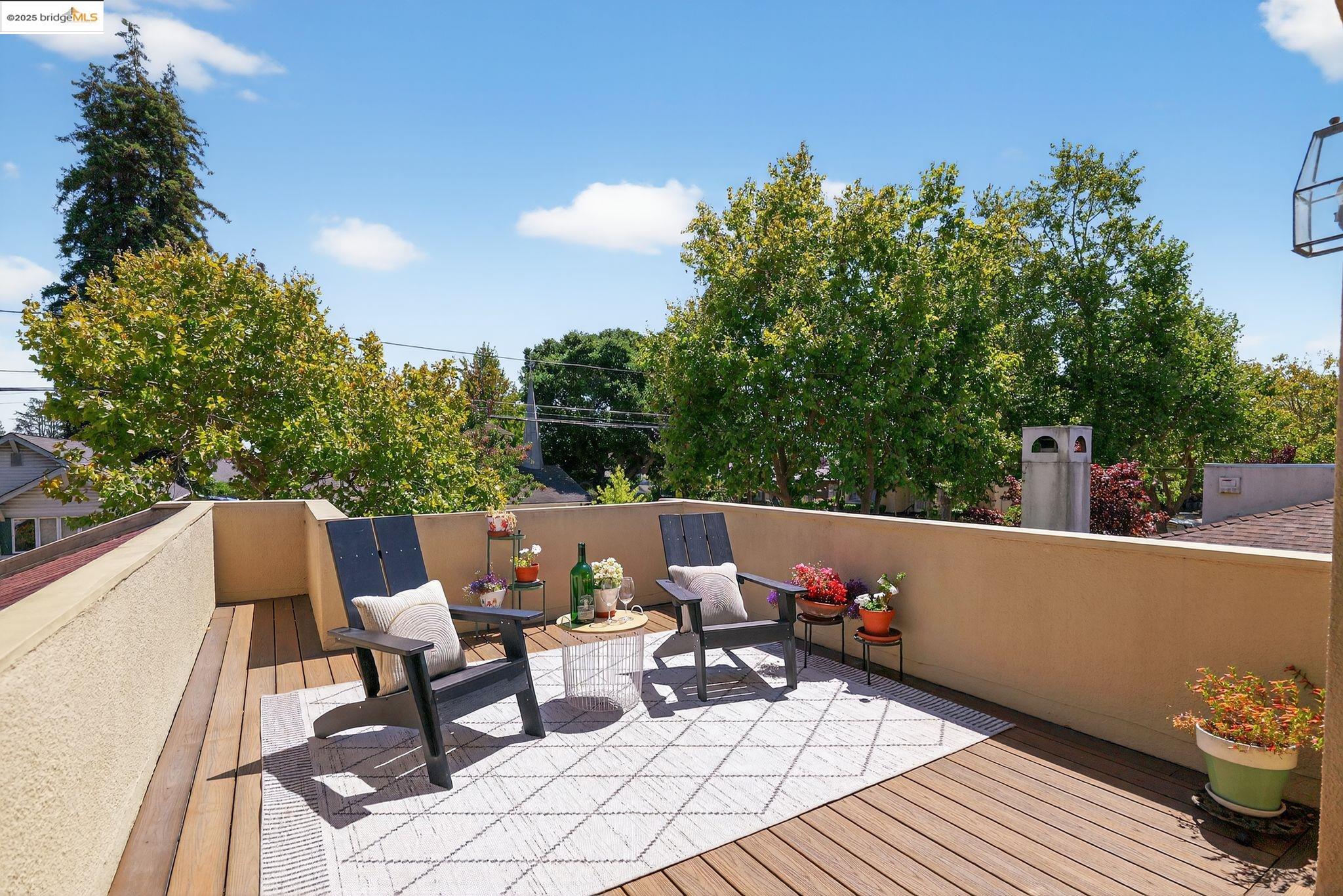 Detail Gallery Image 14 of 23 For 1357 Court St, Alameda,  CA 94501 - 3 Beds | 2 Baths