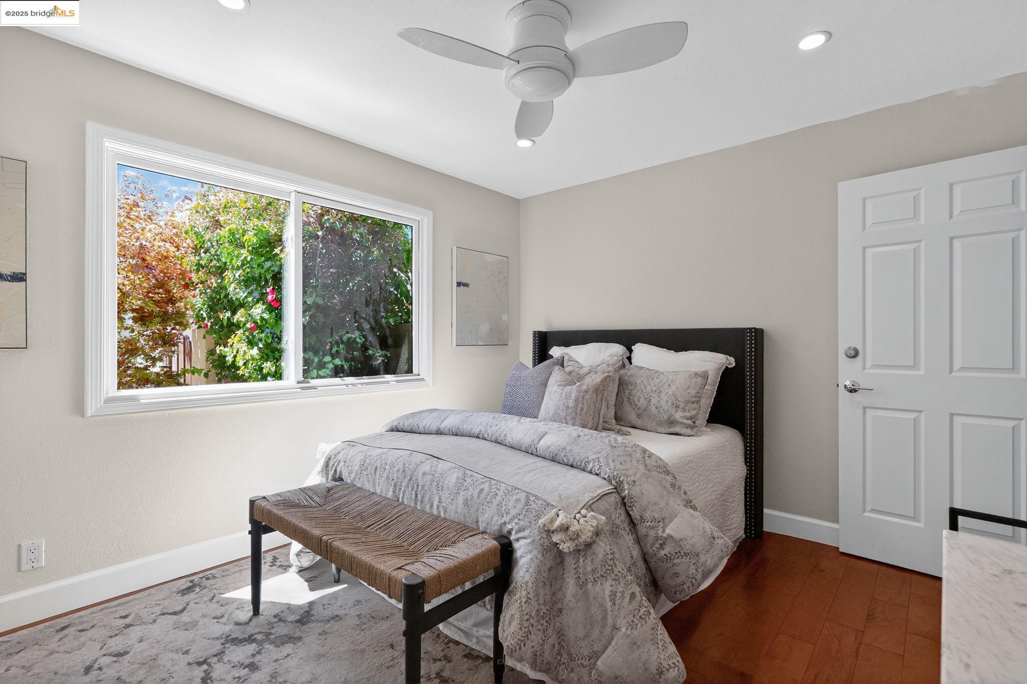 Detail Gallery Image 18 of 23 For 1357 Court St, Alameda,  CA 94501 - 3 Beds | 2 Baths