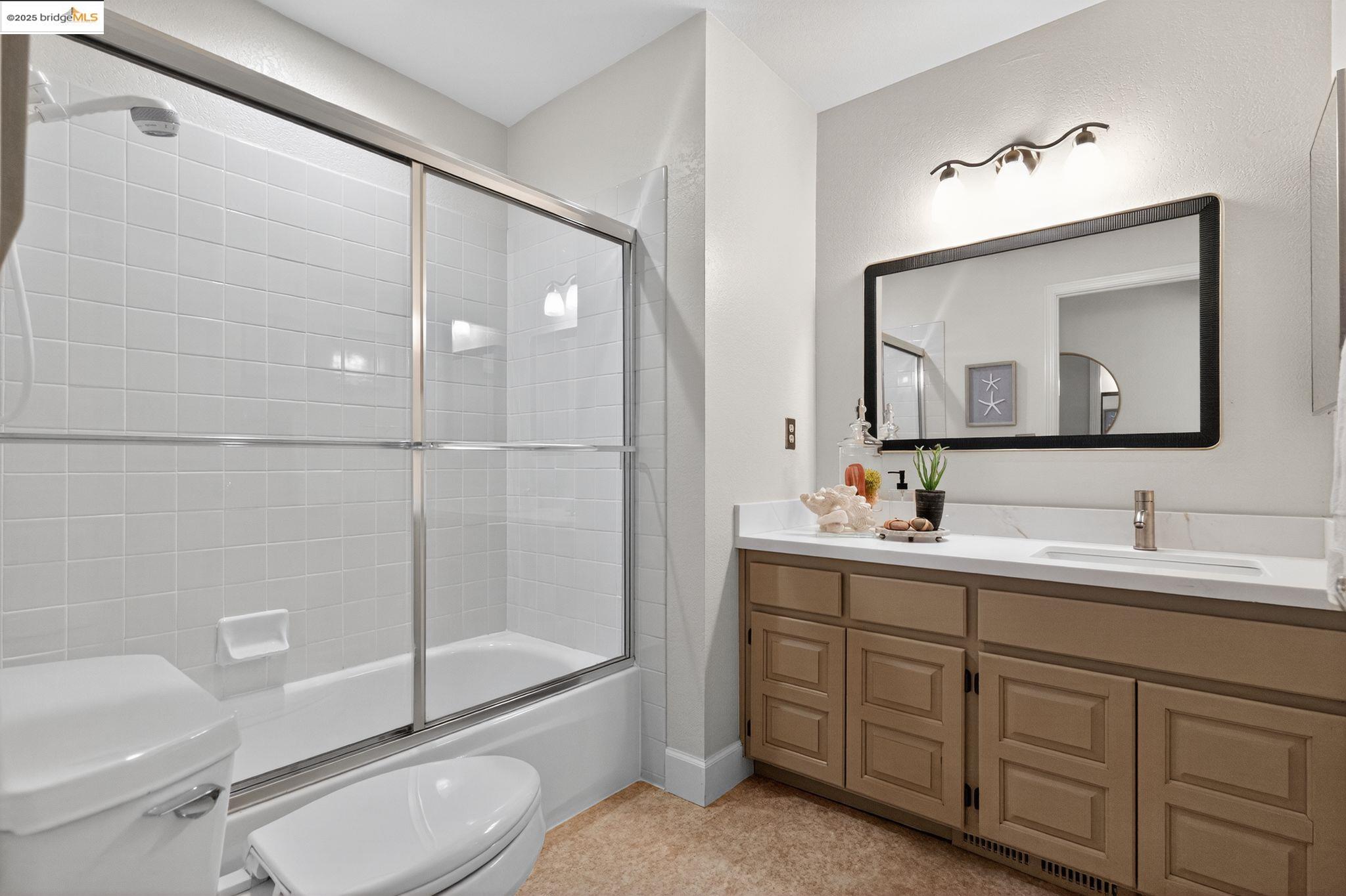 Detail Gallery Image 19 of 23 For 1357 Court St, Alameda,  CA 94501 - 3 Beds | 2 Baths