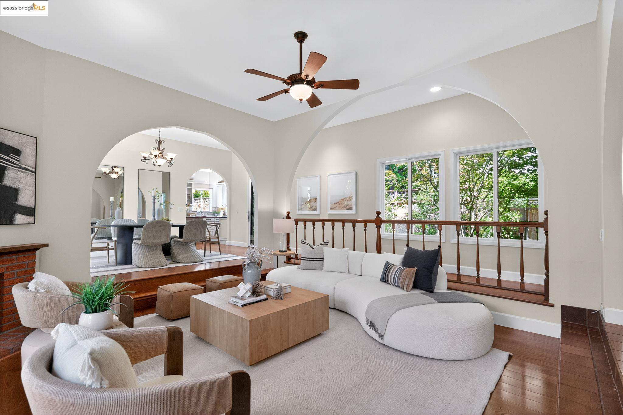 Detail Gallery Image 5 of 23 For 1357 Court St, Alameda,  CA 94501 - 3 Beds | 2 Baths
