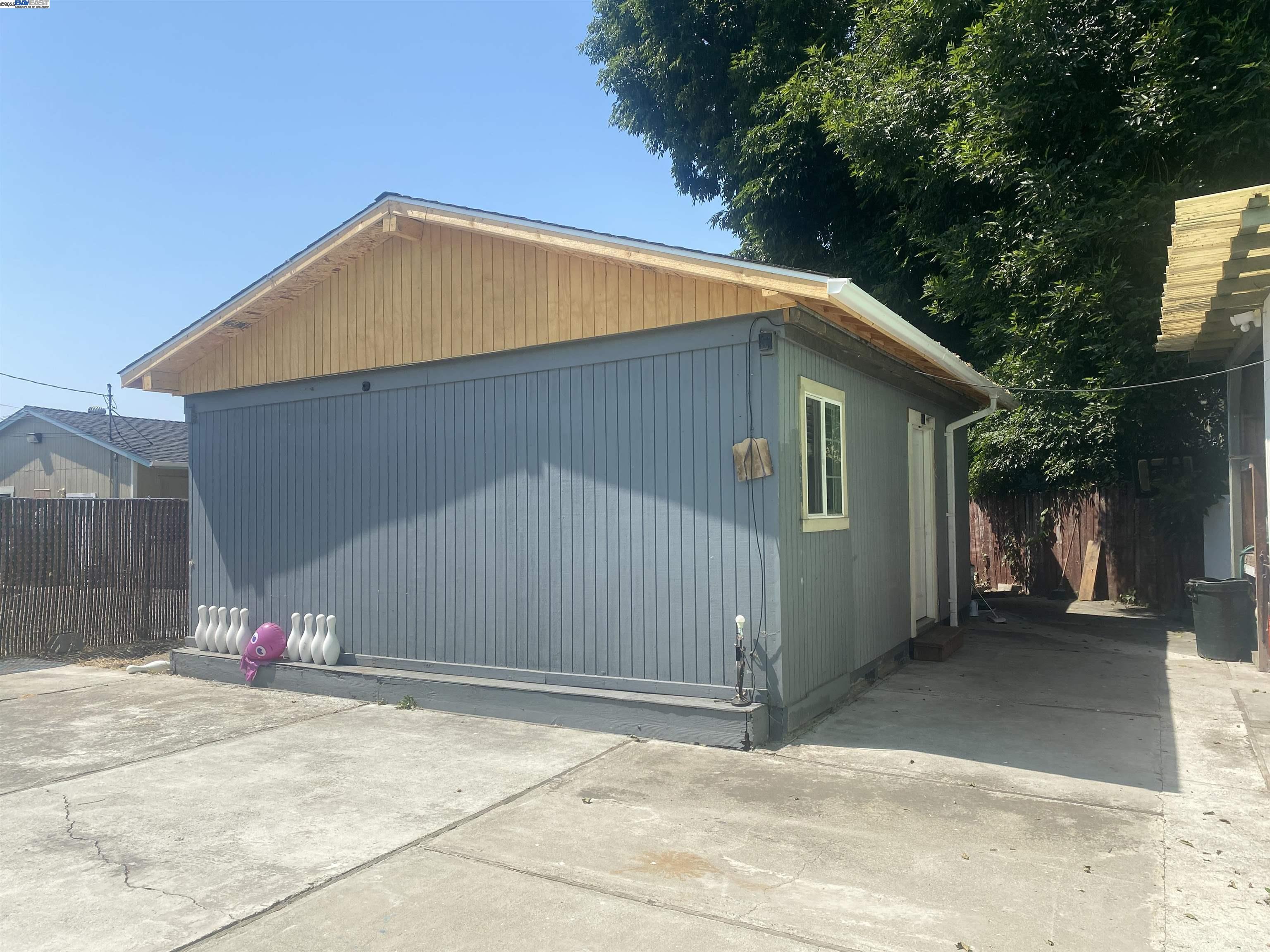 Detail Gallery Image 8 of 12 For 16557 E 14th Street, San Leandro,  CA 94578-2307 - 2 Beds | 1 Baths