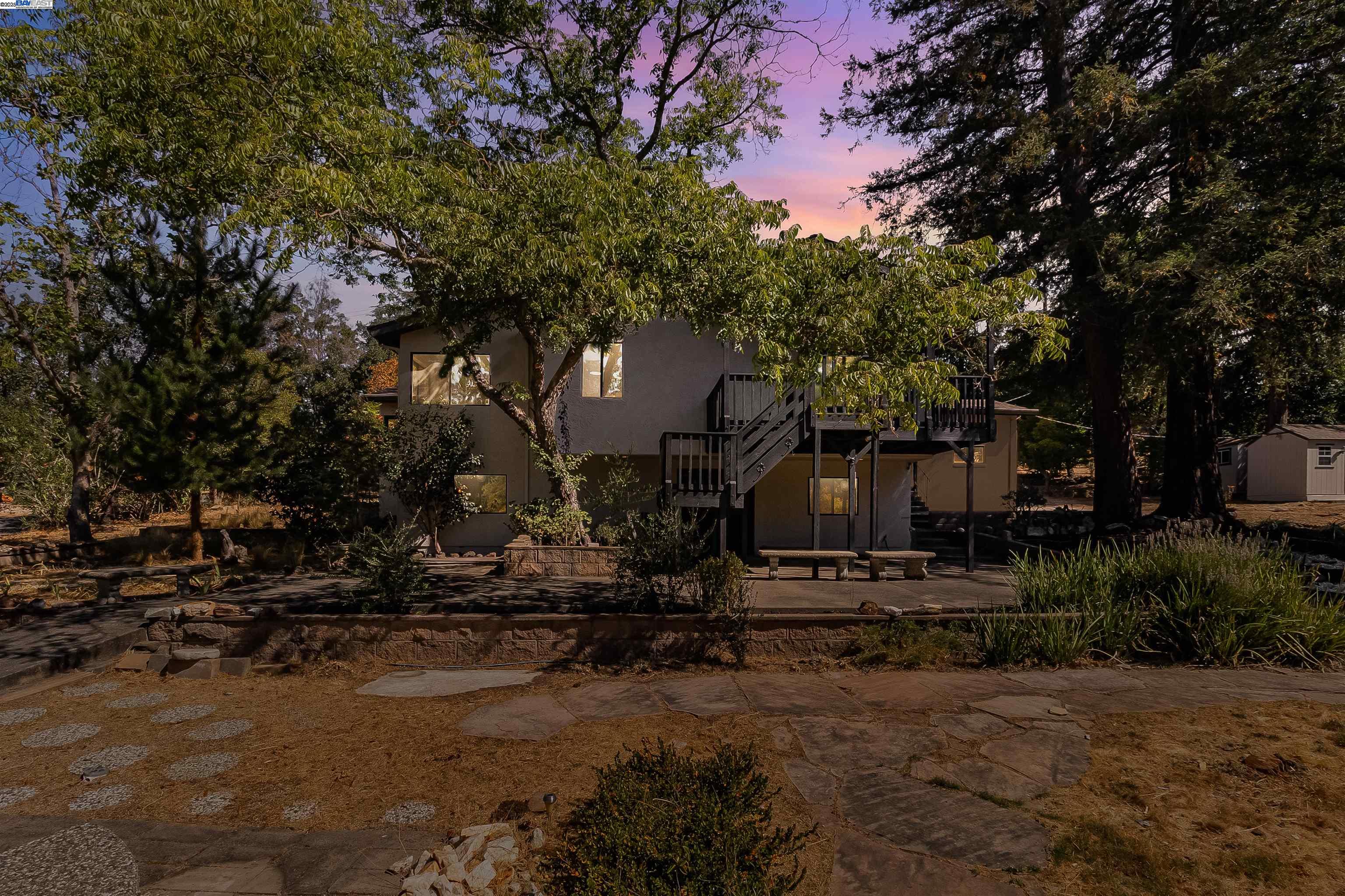 Detail Gallery Image 2 of 40 For 1069 Coombsville Rd, Napa,  CA 94558 - 3 Beds | 2 Baths
