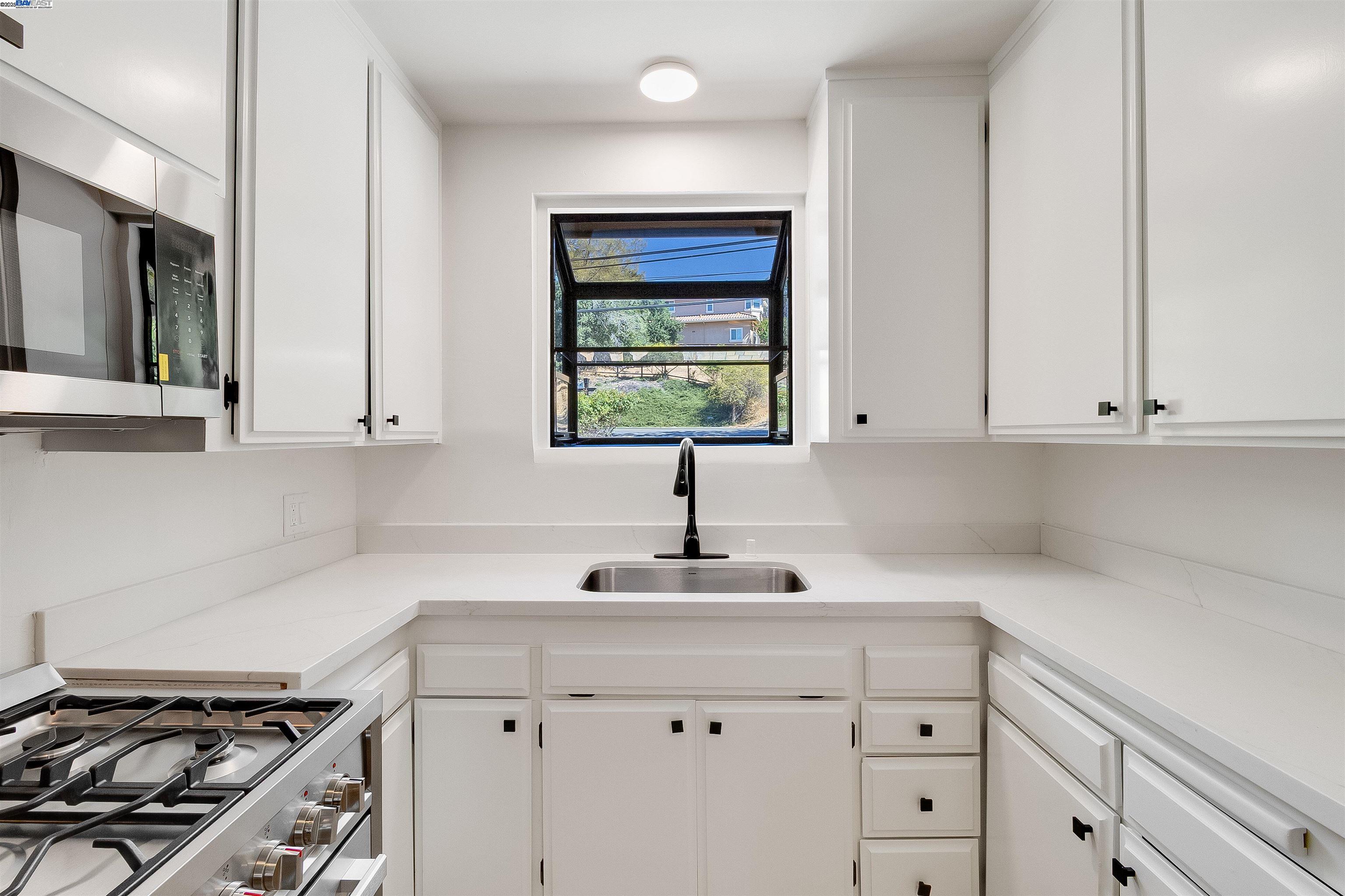 Detail Gallery Image 8 of 40 For 1069 Coombsville Rd, Napa,  CA 94558 - 3 Beds | 2 Baths