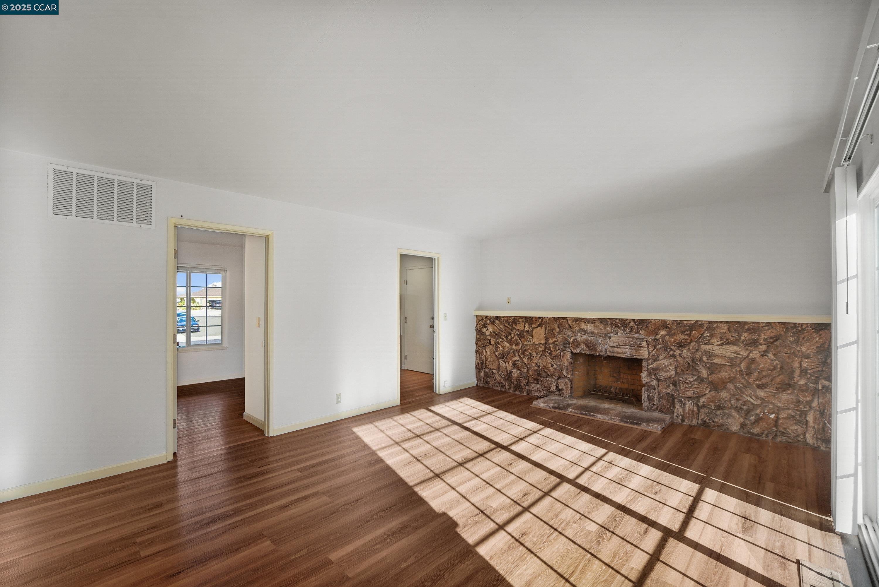 Detail Gallery Image 23 of 32 For 5160 Heavenly Ridge Ln, El Sobrante,  CA 94803 - 4 Beds | 3 Baths