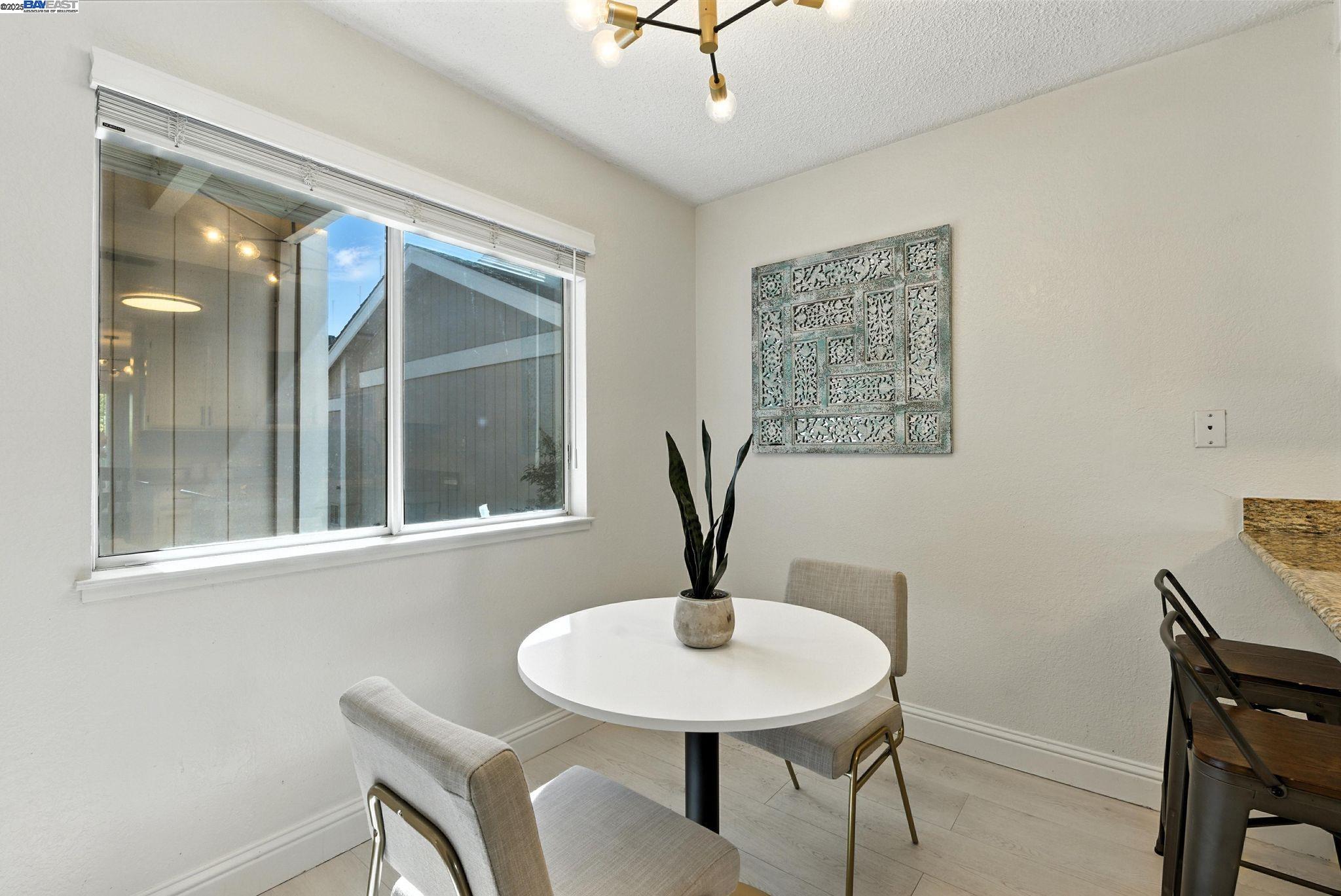 Detail Gallery Image 15 of 44 For 316 N Wildwood, Hercules,  CA 94547 - 3 Beds | 2/1 Baths