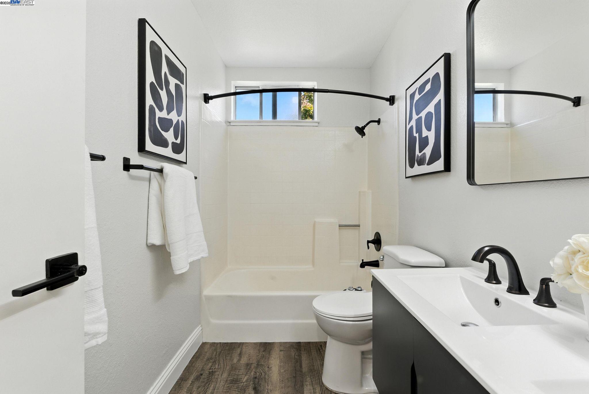 Detail Gallery Image 25 of 44 For 316 N Wildwood, Hercules,  CA 94547 - 3 Beds | 2/1 Baths