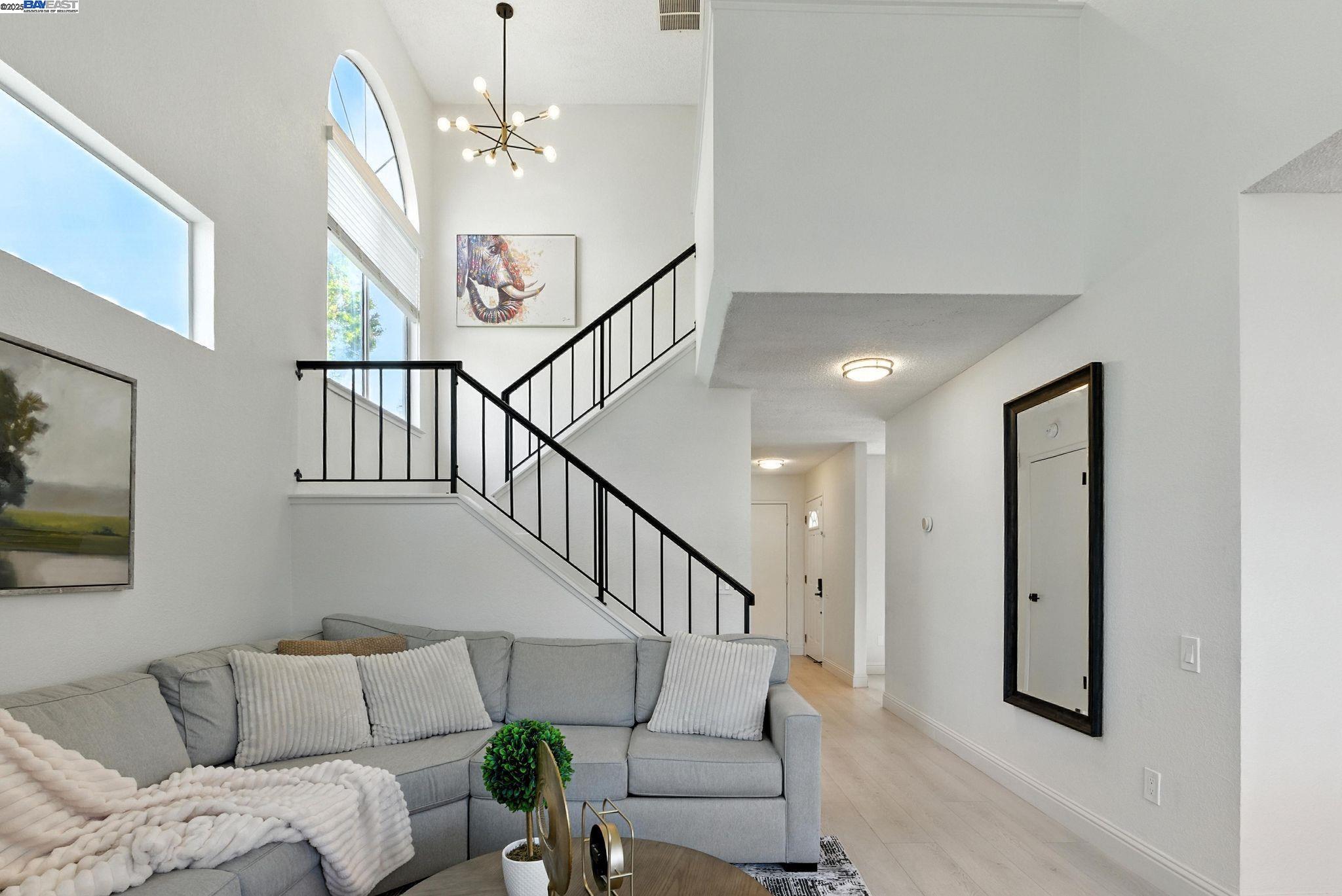 Detail Gallery Image 5 of 44 For 316 N Wildwood, Hercules,  CA 94547 - 3 Beds | 2/1 Baths