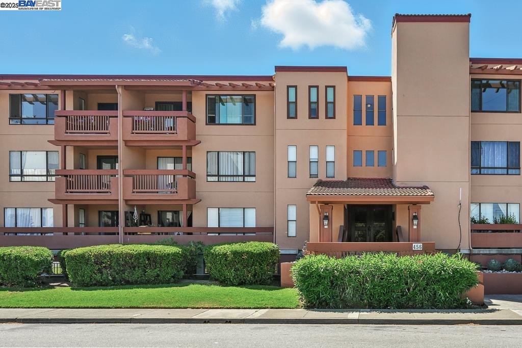 Detail Gallery Image 1 of 50 For 456 Mariners Island Blvd #318,  San Mateo,  CA 94404 - 1 Beds | 1 Baths