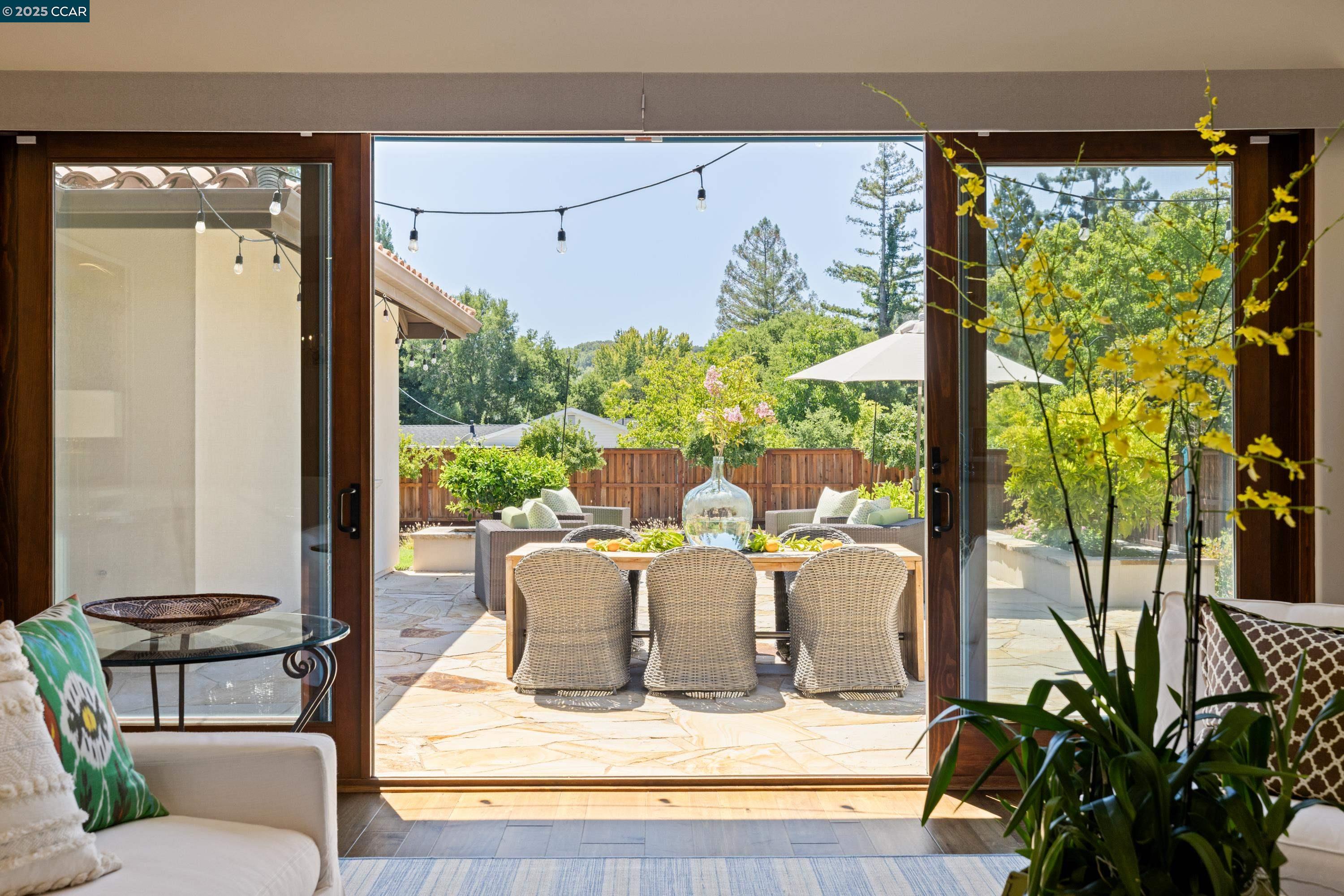 Detail Gallery Image 12 of 53 For 3 Barnes Ct, Moraga,  CA 94556 - 5 Beds | 4/1 Baths