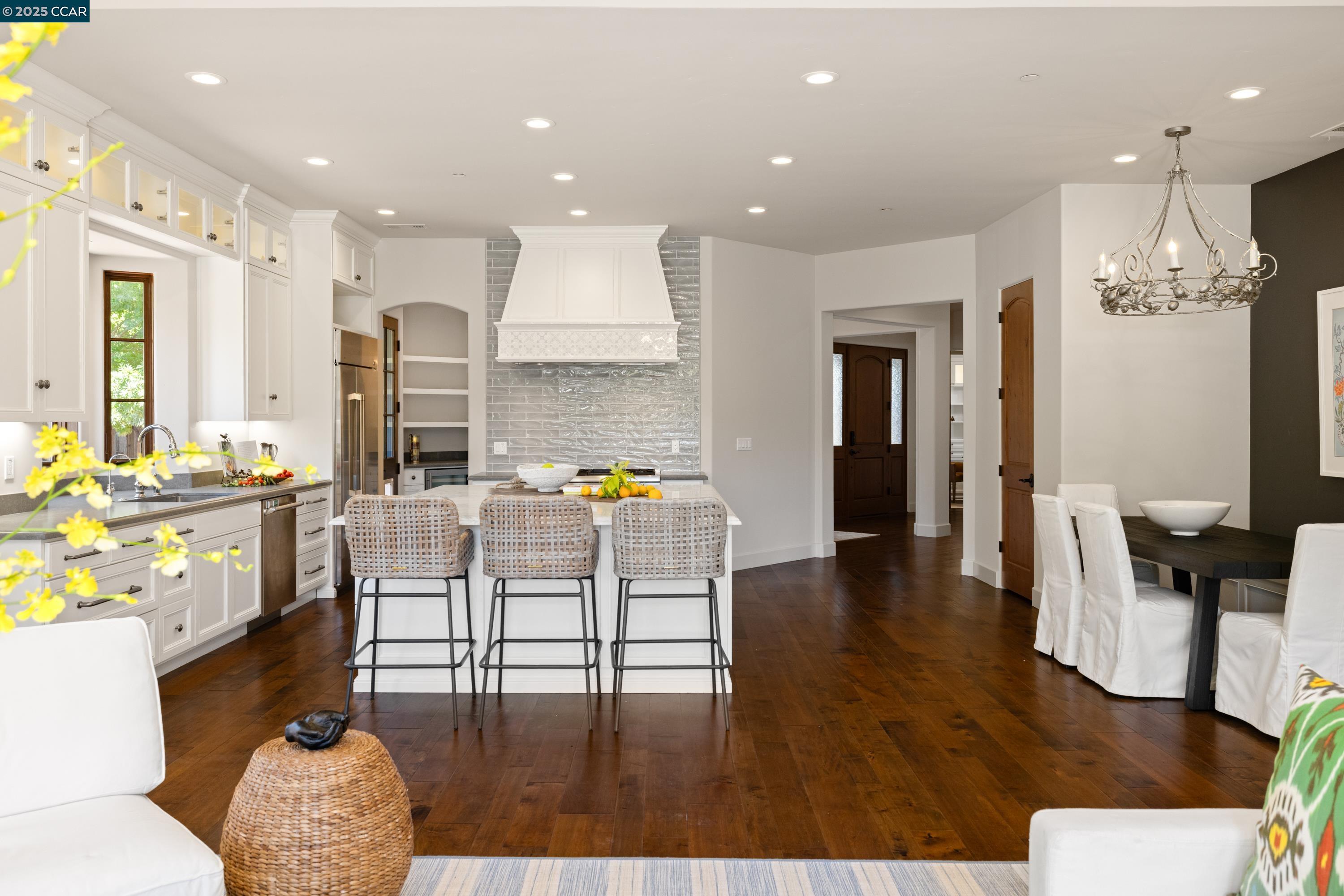 Detail Gallery Image 15 of 53 For 3 Barnes Ct, Moraga,  CA 94556 - 5 Beds | 4/1 Baths