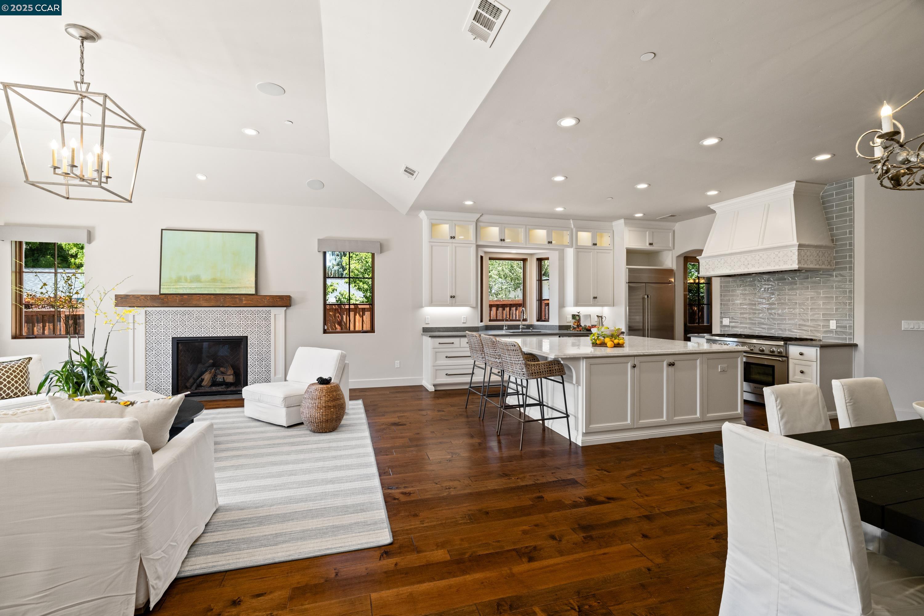 Detail Gallery Image 16 of 53 For 3 Barnes Ct, Moraga,  CA 94556 - 5 Beds | 4/1 Baths