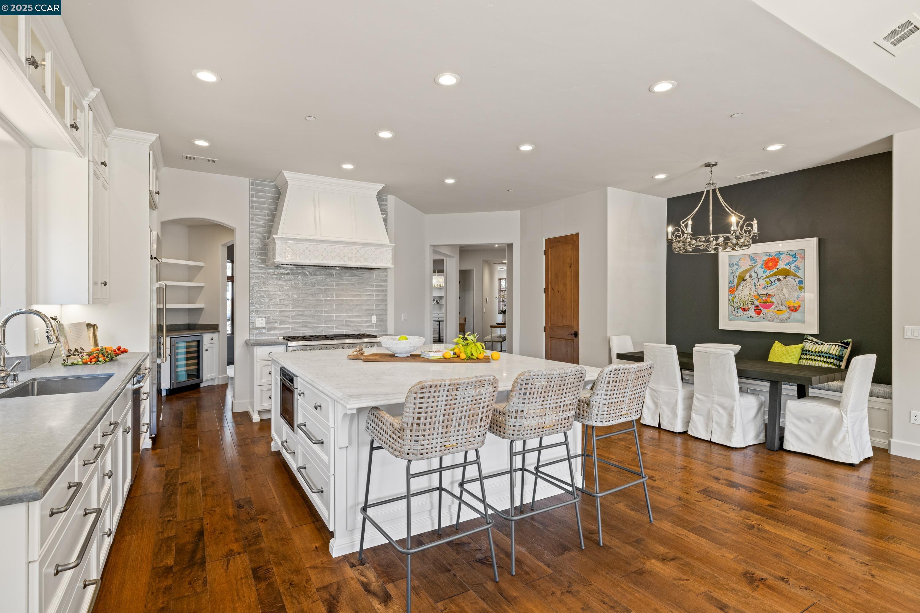 Detail Gallery Image 17 of 53 For 3 Barnes Ct, Moraga,  CA 94556 - 5 Beds | 4/1 Baths