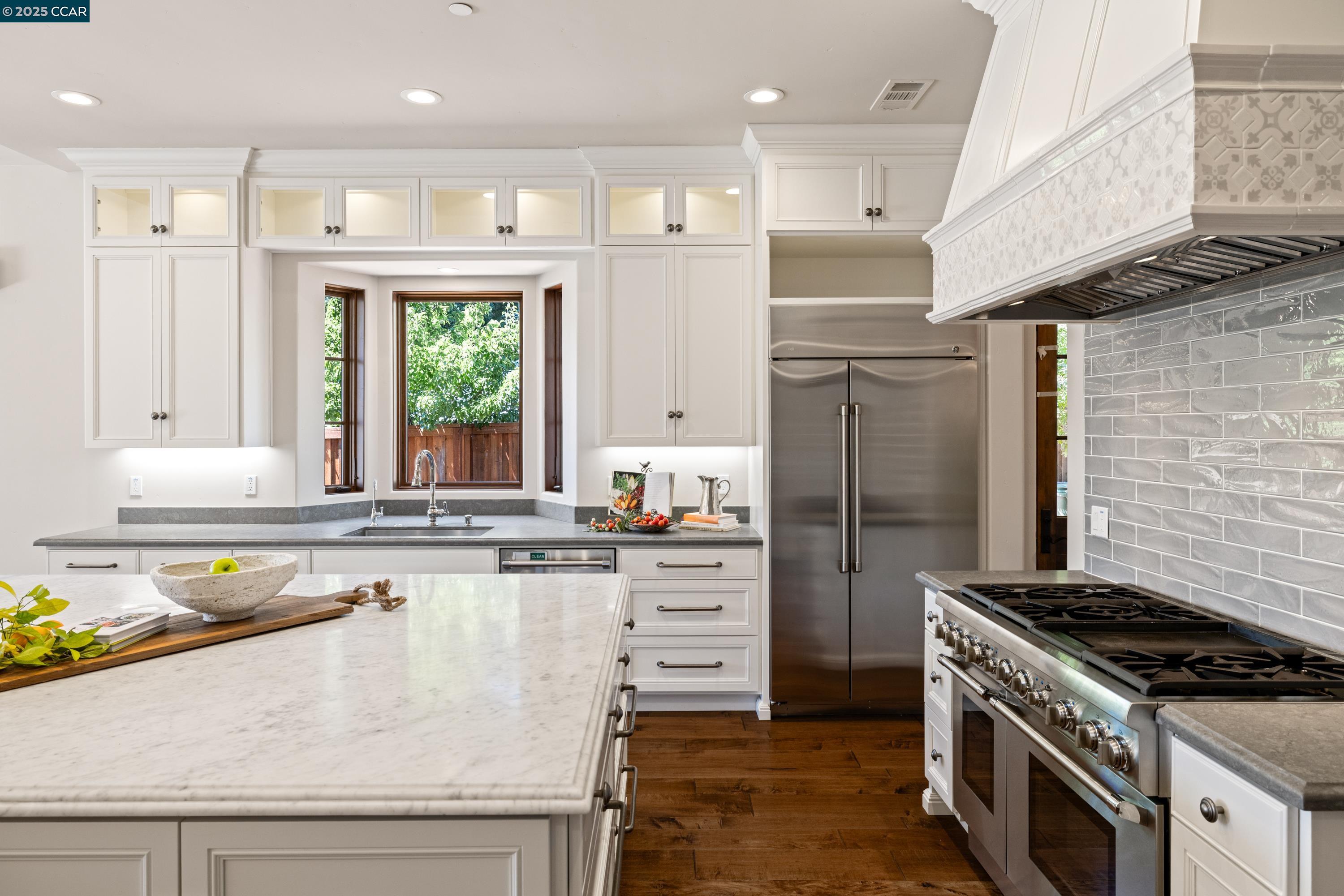 Detail Gallery Image 18 of 53 For 3 Barnes Ct, Moraga,  CA 94556 - 5 Beds | 4/1 Baths