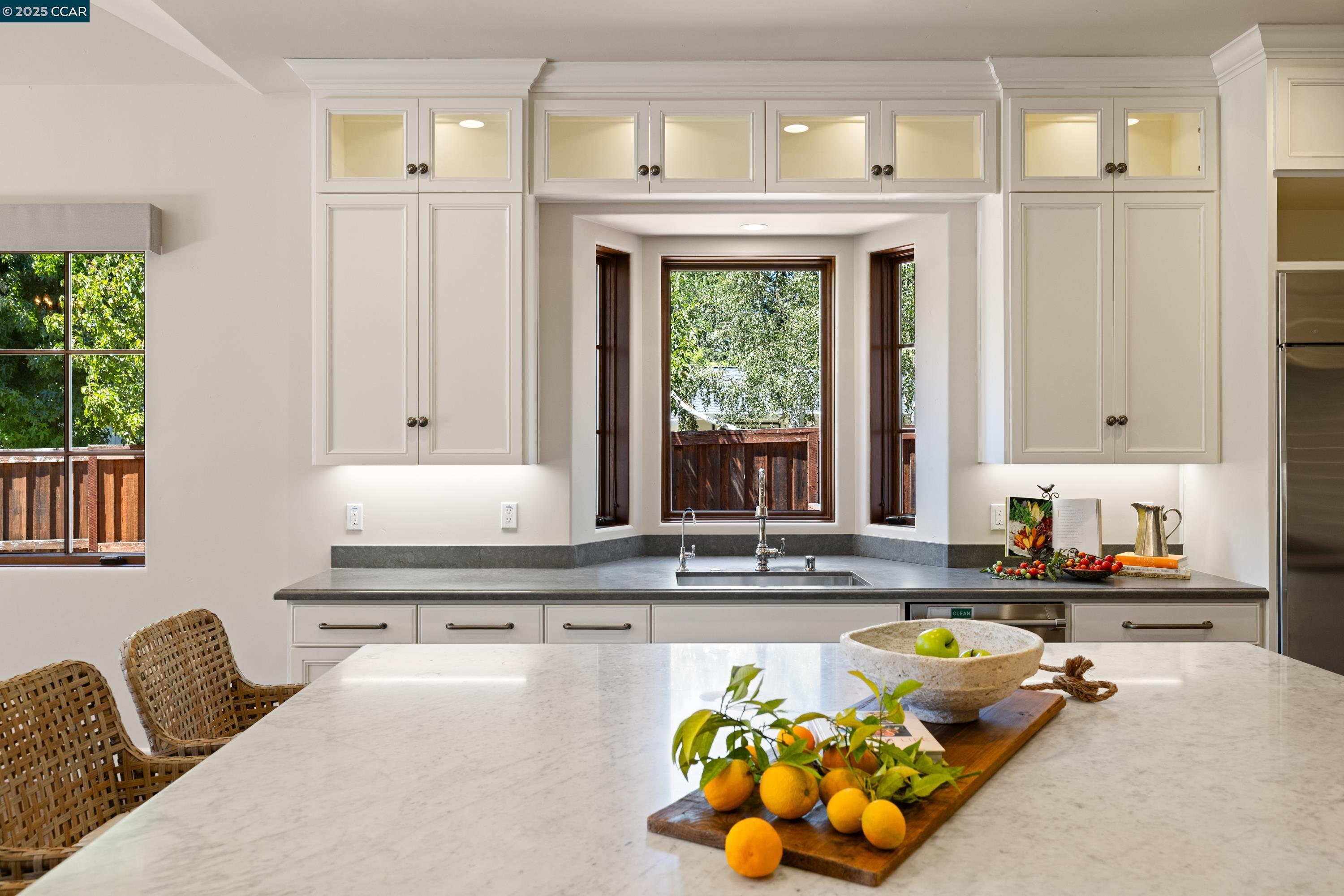 Detail Gallery Image 20 of 53 For 3 Barnes Ct, Moraga,  CA 94556 - 5 Beds | 4/1 Baths
