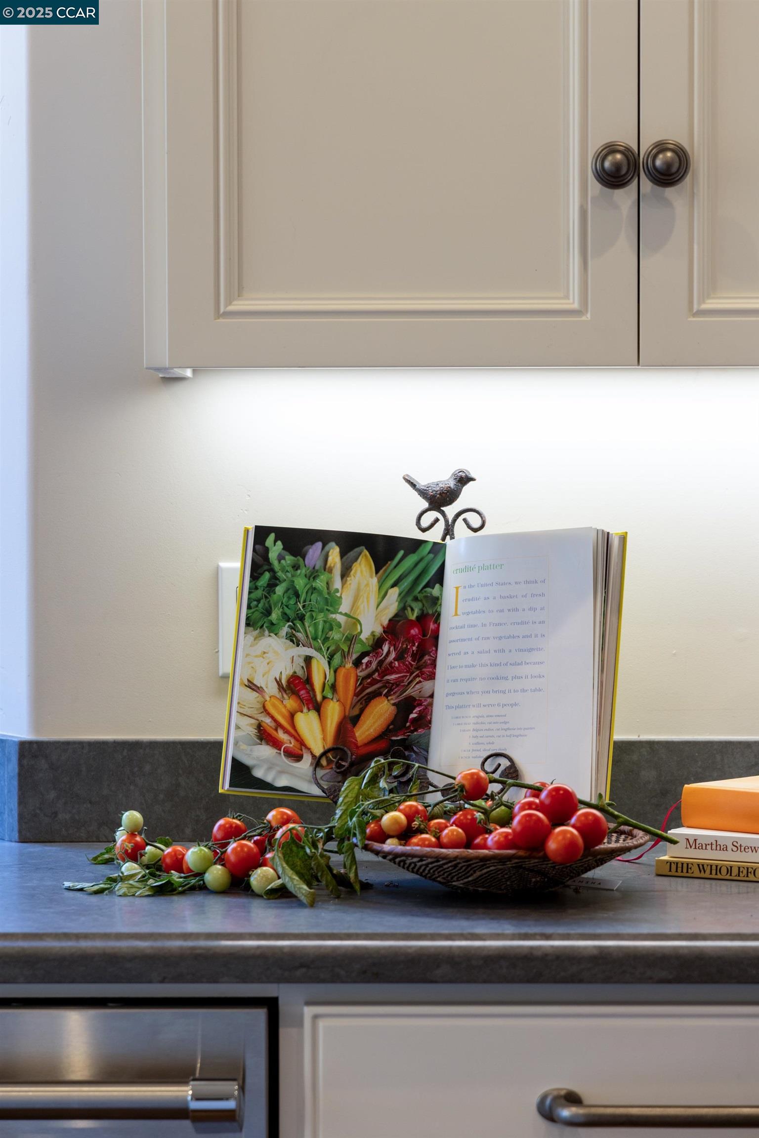 Detail Gallery Image 21 of 53 For 3 Barnes Ct, Moraga,  CA 94556 - 5 Beds | 4/1 Baths