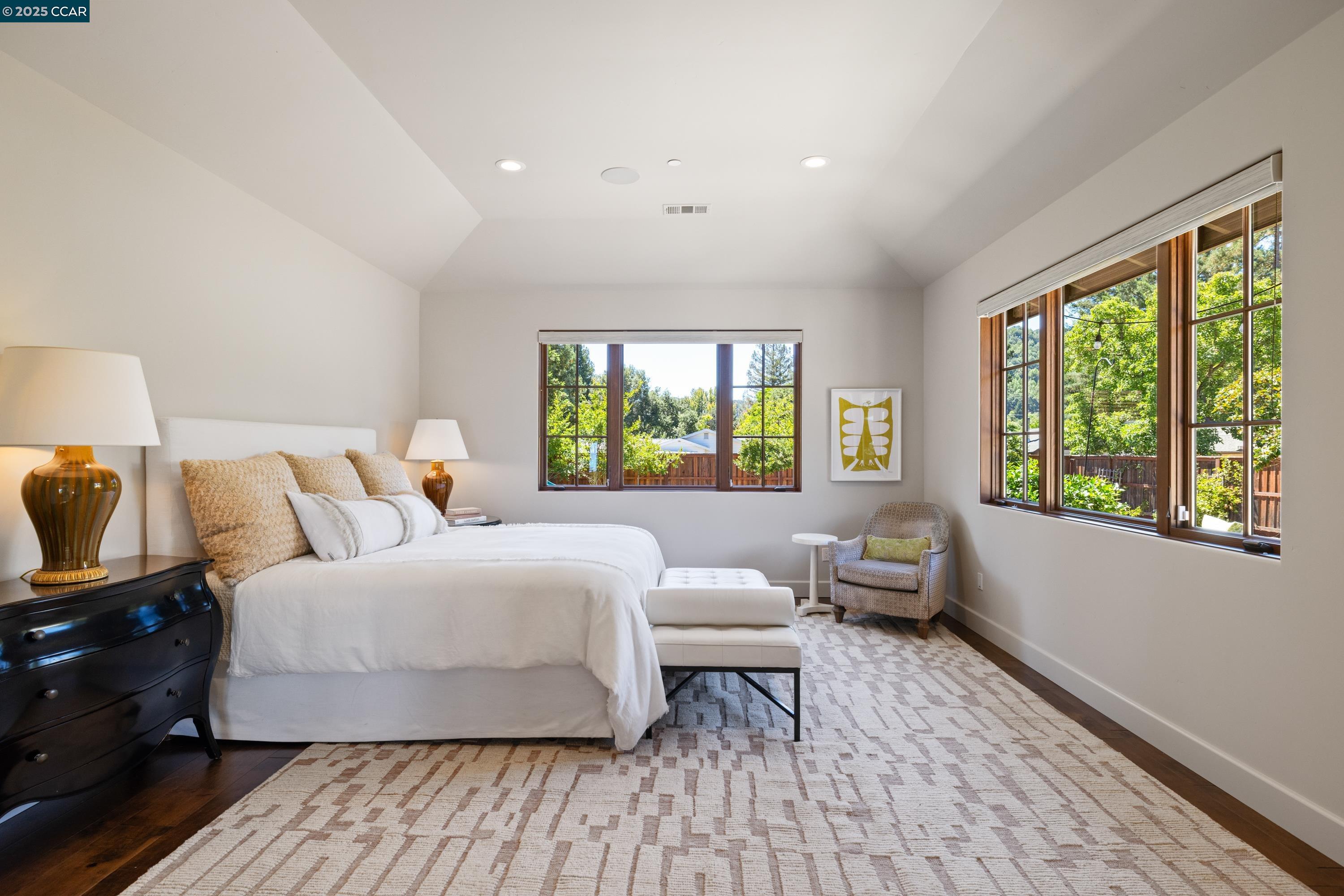 Detail Gallery Image 24 of 53 For 3 Barnes Ct, Moraga,  CA 94556 - 5 Beds | 4/1 Baths