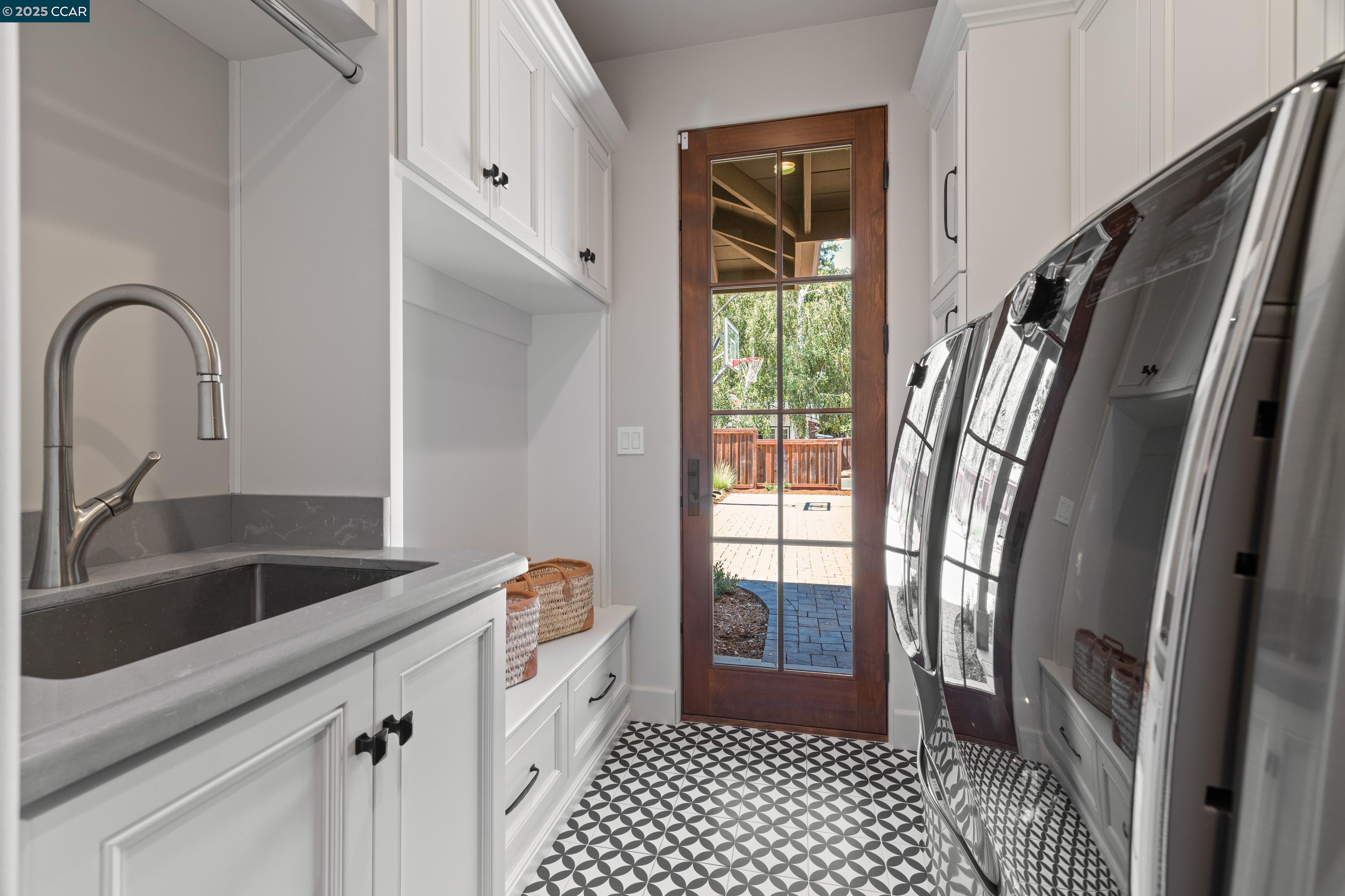 Detail Gallery Image 40 of 53 For 3 Barnes Ct, Moraga,  CA 94556 - 5 Beds | 4/1 Baths
