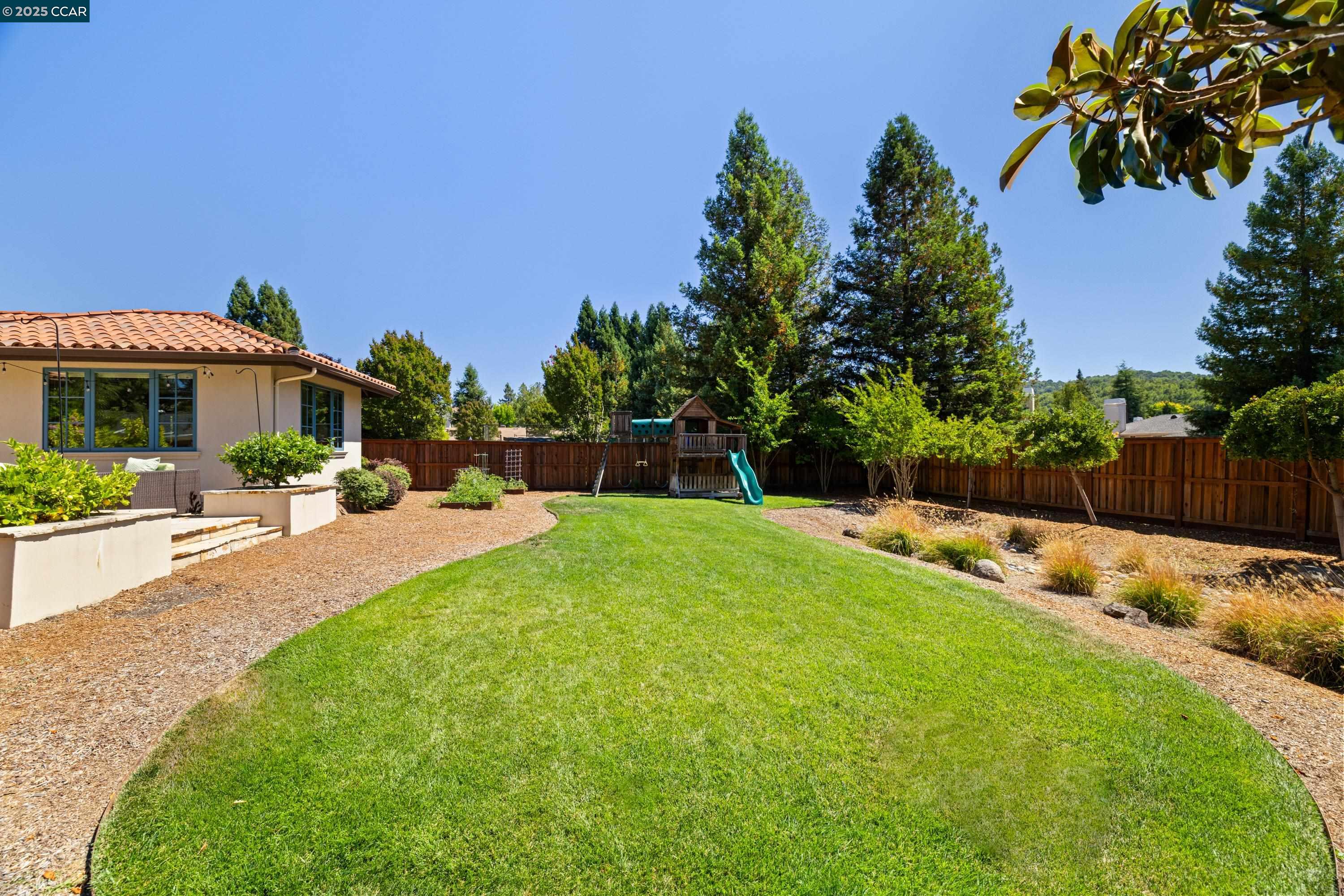 Detail Gallery Image 46 of 53 For 3 Barnes Ct, Moraga,  CA 94556 - 5 Beds | 4/1 Baths