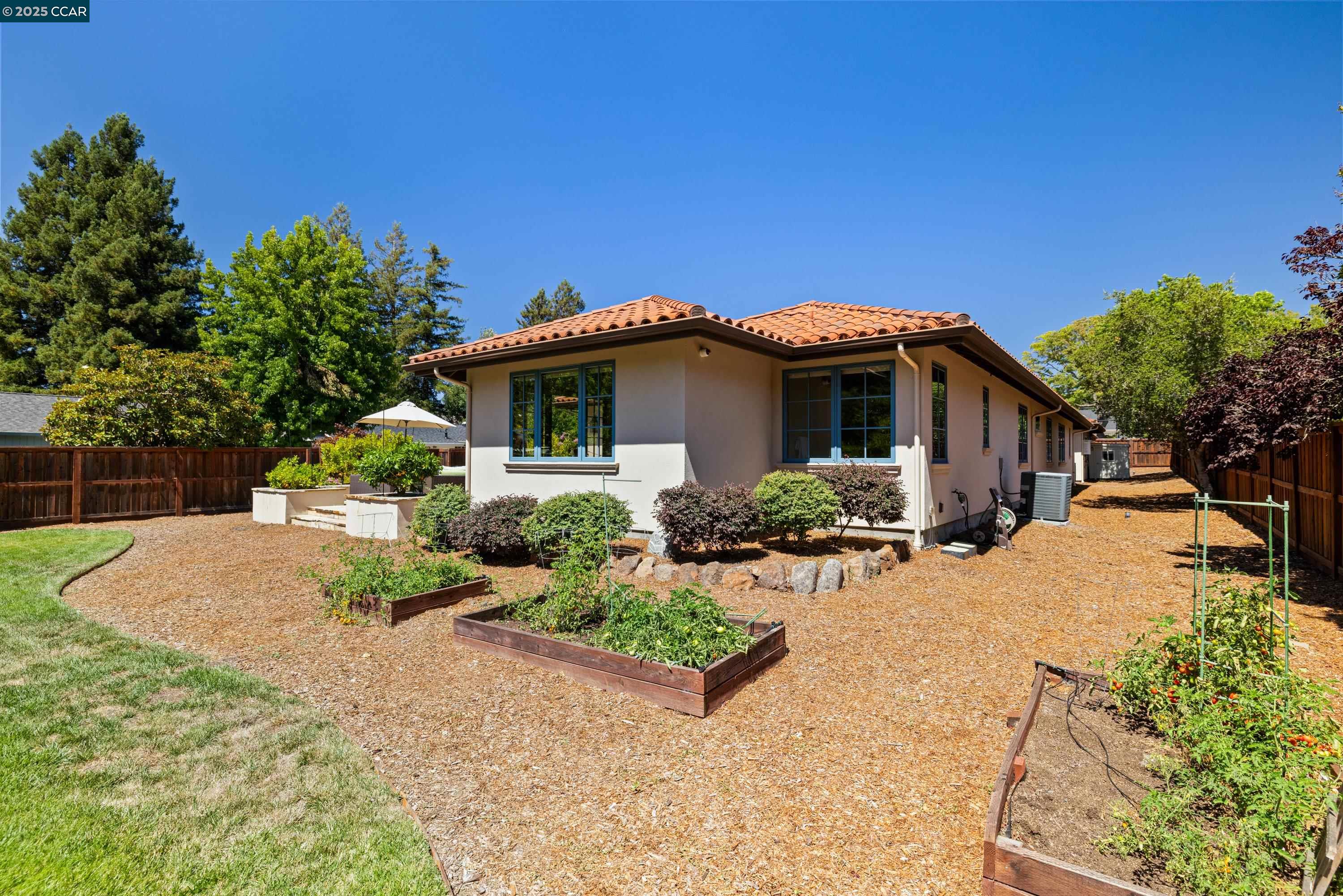 Detail Gallery Image 52 of 53 For 3 Barnes Ct, Moraga,  CA 94556 - 5 Beds | 4/1 Baths