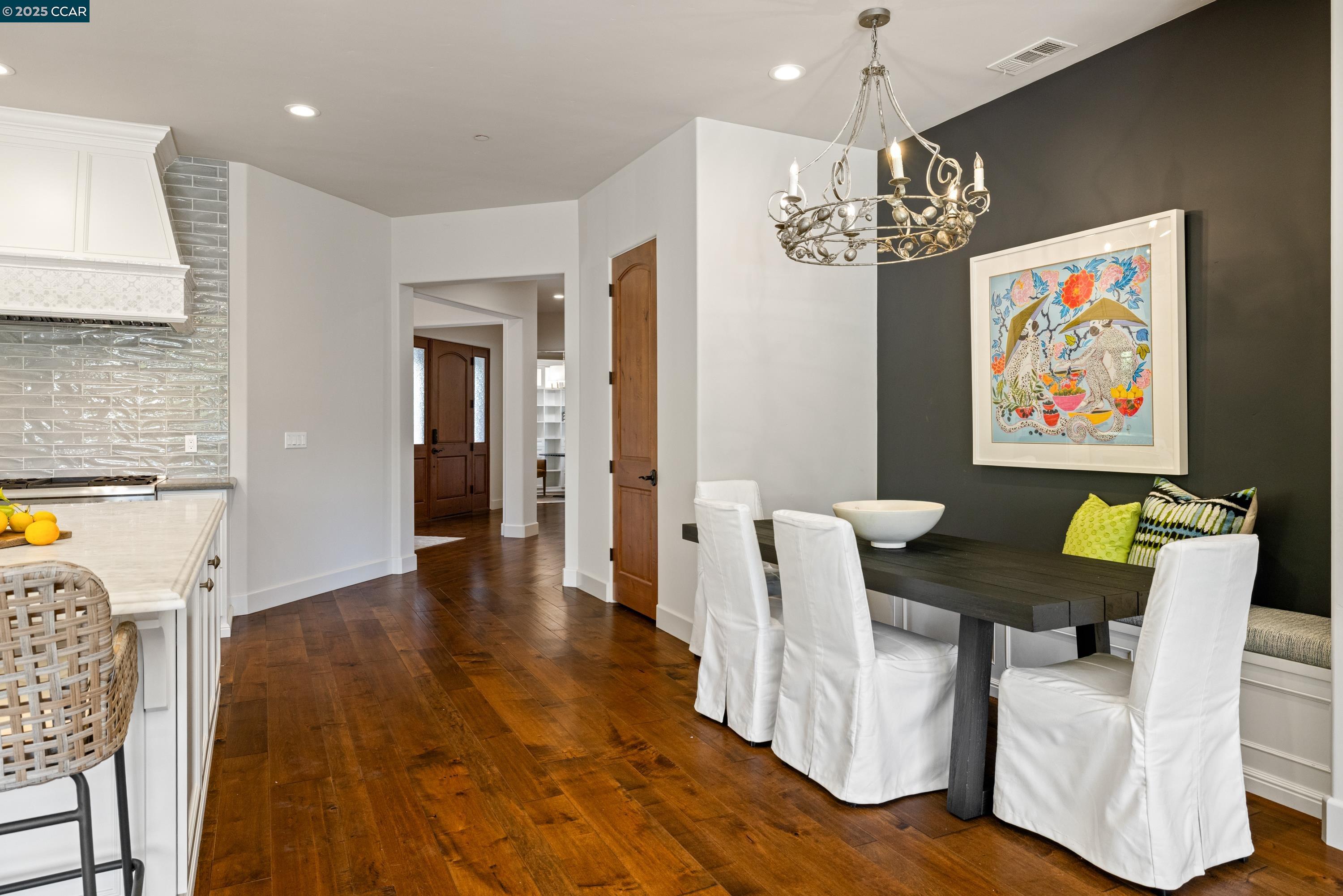 Detail Gallery Image 9 of 53 For 3 Barnes Ct, Moraga,  CA 94556 - 5 Beds | 4/1 Baths